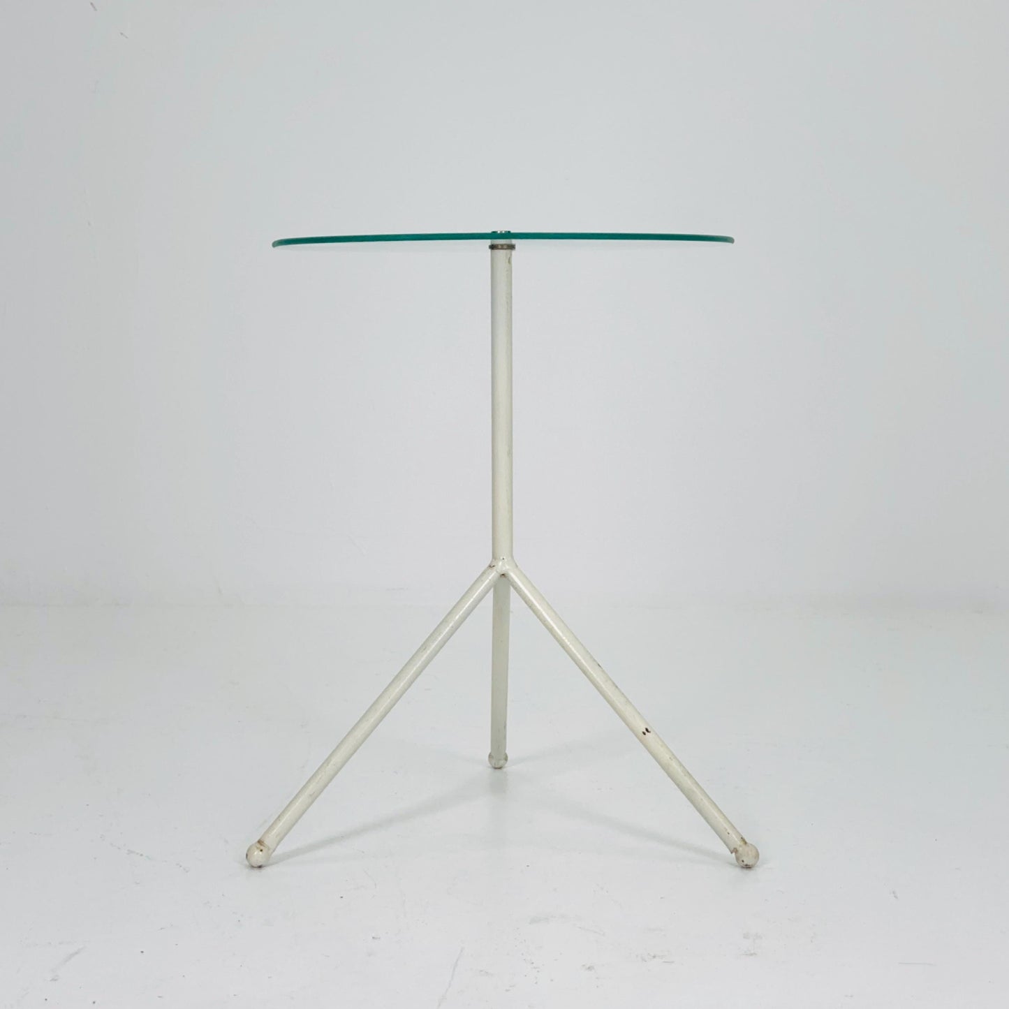 Mid-Century round Tripod Glass Side Table – 1980s Germany