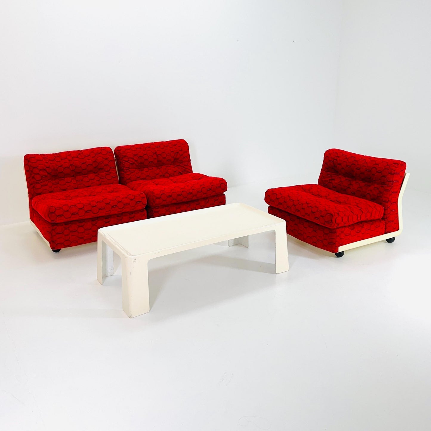 Set of 2 Mid century Mario Bellini “Amanta” Modular Sofa for C&B Italia, New Upholstery, 1970s Italy