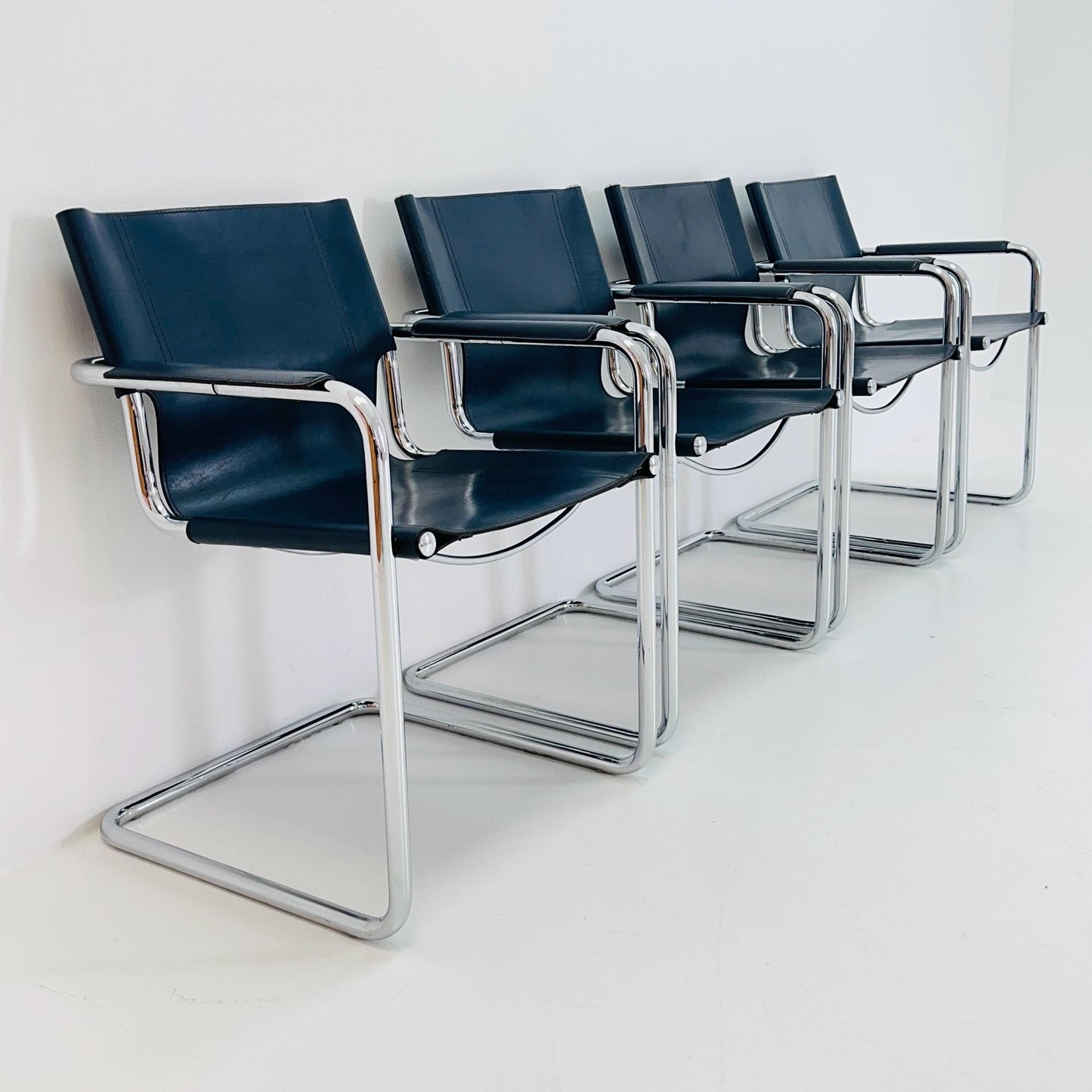 set of 4 Matteo Grassi original Bauhaus design Visitor model Chair dark blue / Navy Leather 1970s Italy