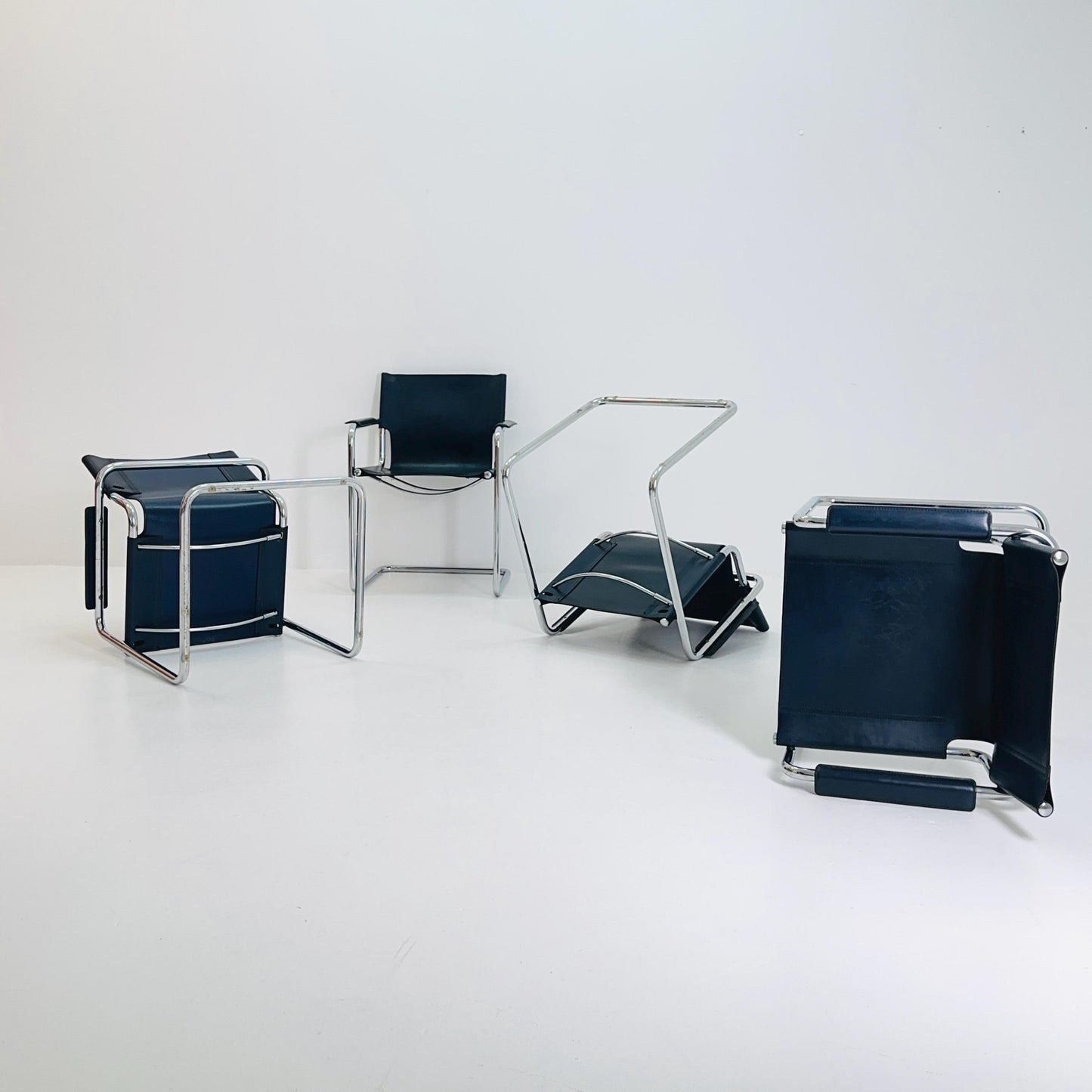 set of 4 Matteo Grassi original Bauhaus design Visitor model Chair dark blue / Navy Leather 1970s Italy