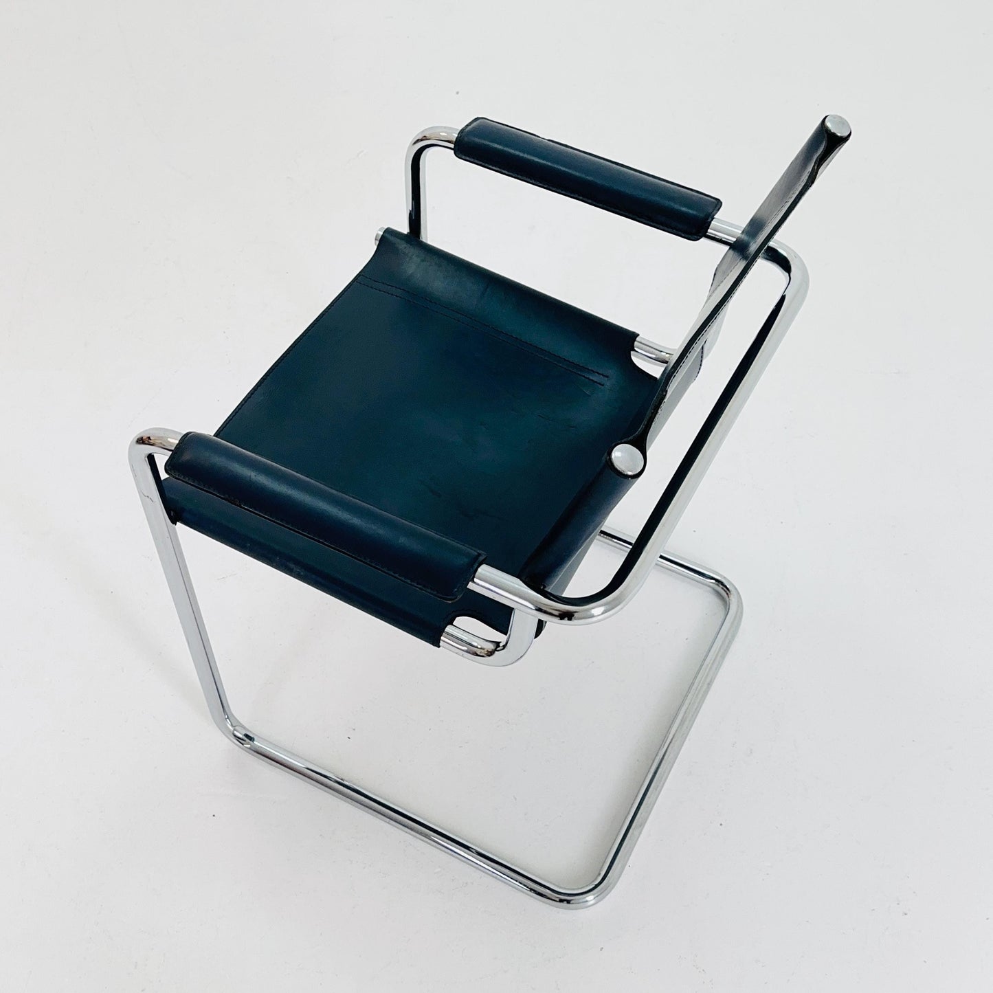 Mid century Matteo Grassi original Bauhaus design Visitor model Chair dark blue / Navy Leather 1970s Italy