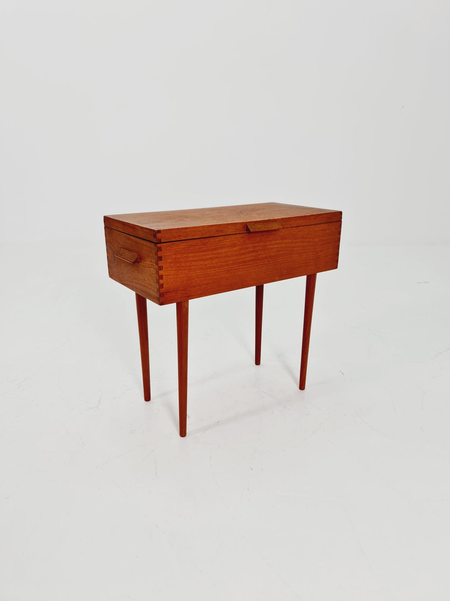 Vintage Dansih teak sweing table/ side table cabinet, 1960s