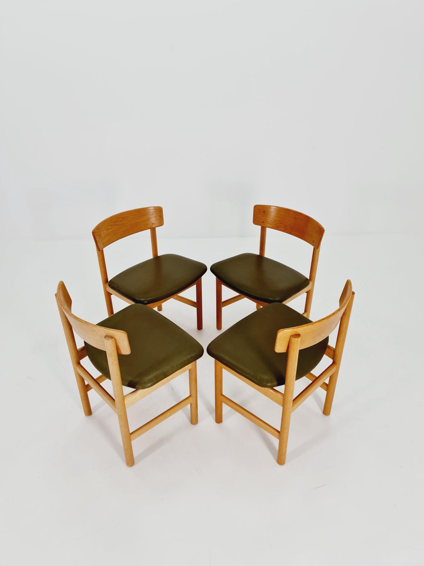 Mid Century Dansih Oak and Leather chair by Børge Mogensen for Fredericia stolfabrik , 1960s Set of 4