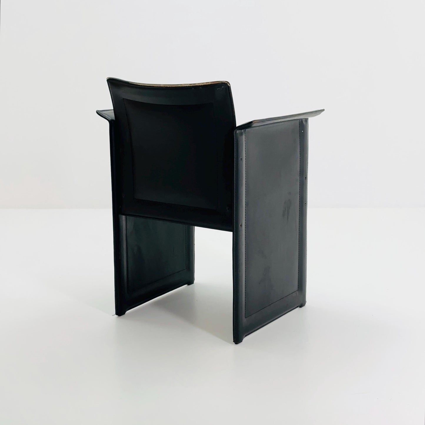 1 of 2 Mid-Century Italian “Korium” KM1 Black Leather Armchair by Tito Agnoli for Matteo Grassi, 1970s