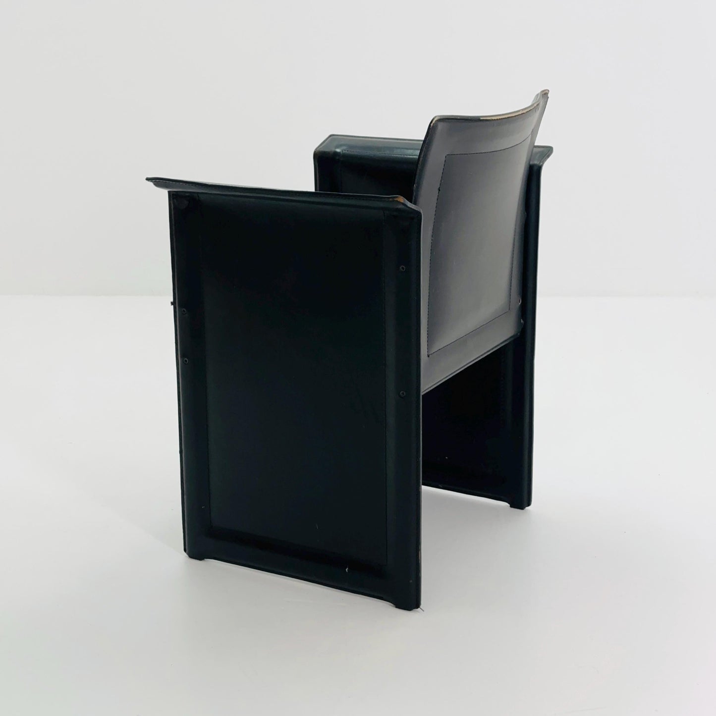 1 of 2 Mid-Century Italian “Korium” KM1 Black Leather Armchair by Tito Agnoli for Matteo Grassi, 1970s
