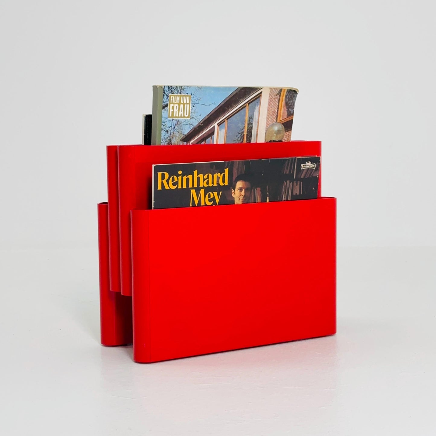 Mid-Century Modern Magazine Rack with 4 Compartments by Giotto Stoppino for Kartell, 1970s model 4676 Italy