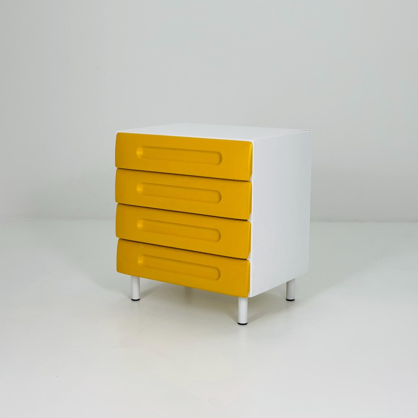 Space Age Vintage Gwinner Deutschland Cabinet, – Retro Yellow & White Chest of Drawers Germany 1970s