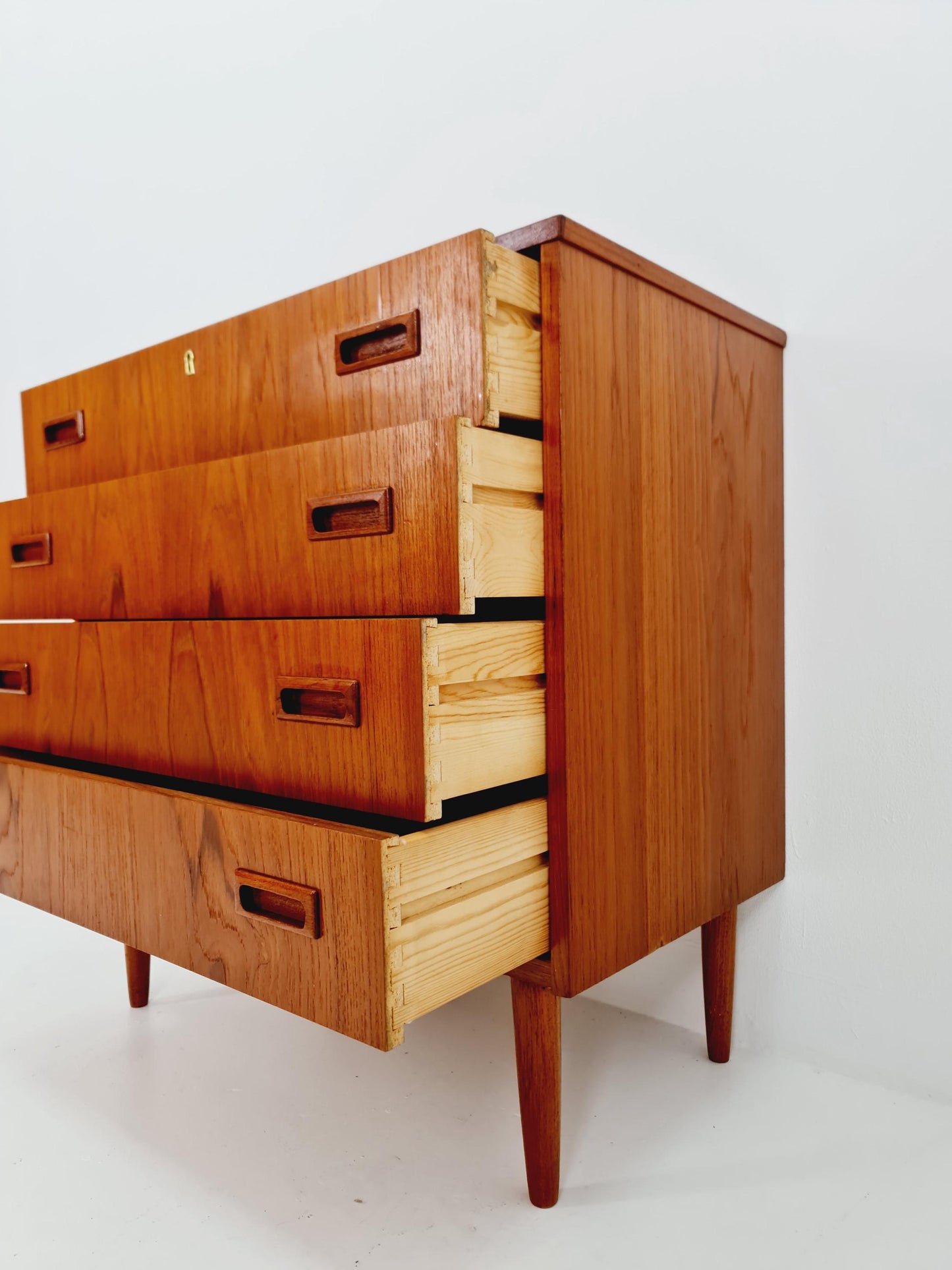 Midcentury danish design chest of drawers 1960s