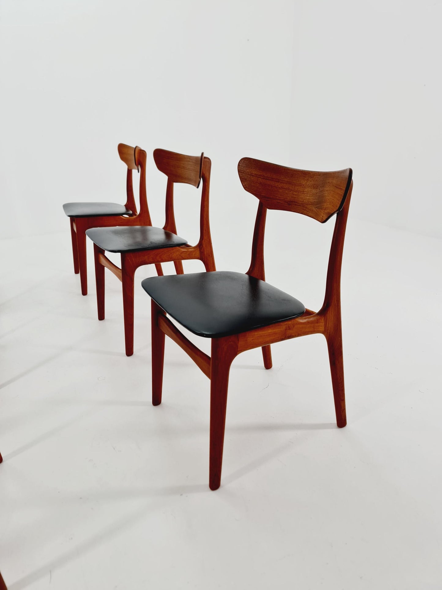 Mid Century Dansih Teak and Leather chair by schiønning & Elgaard ,1960s Set of 6