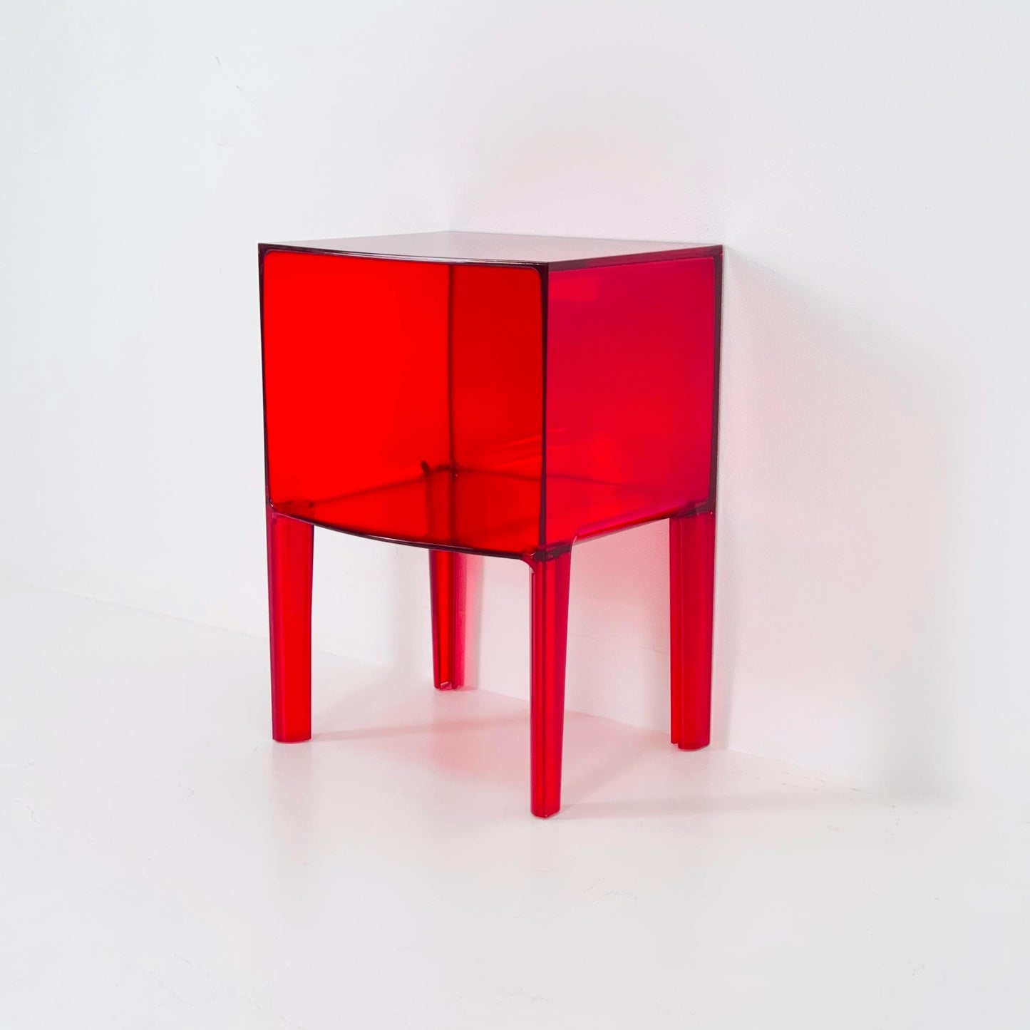 Spaceage Kartell Ghost Buster by Philippe Starck - Eugeni Quitllet – Red Transparent Side Table, for Kartell italy , 2010s