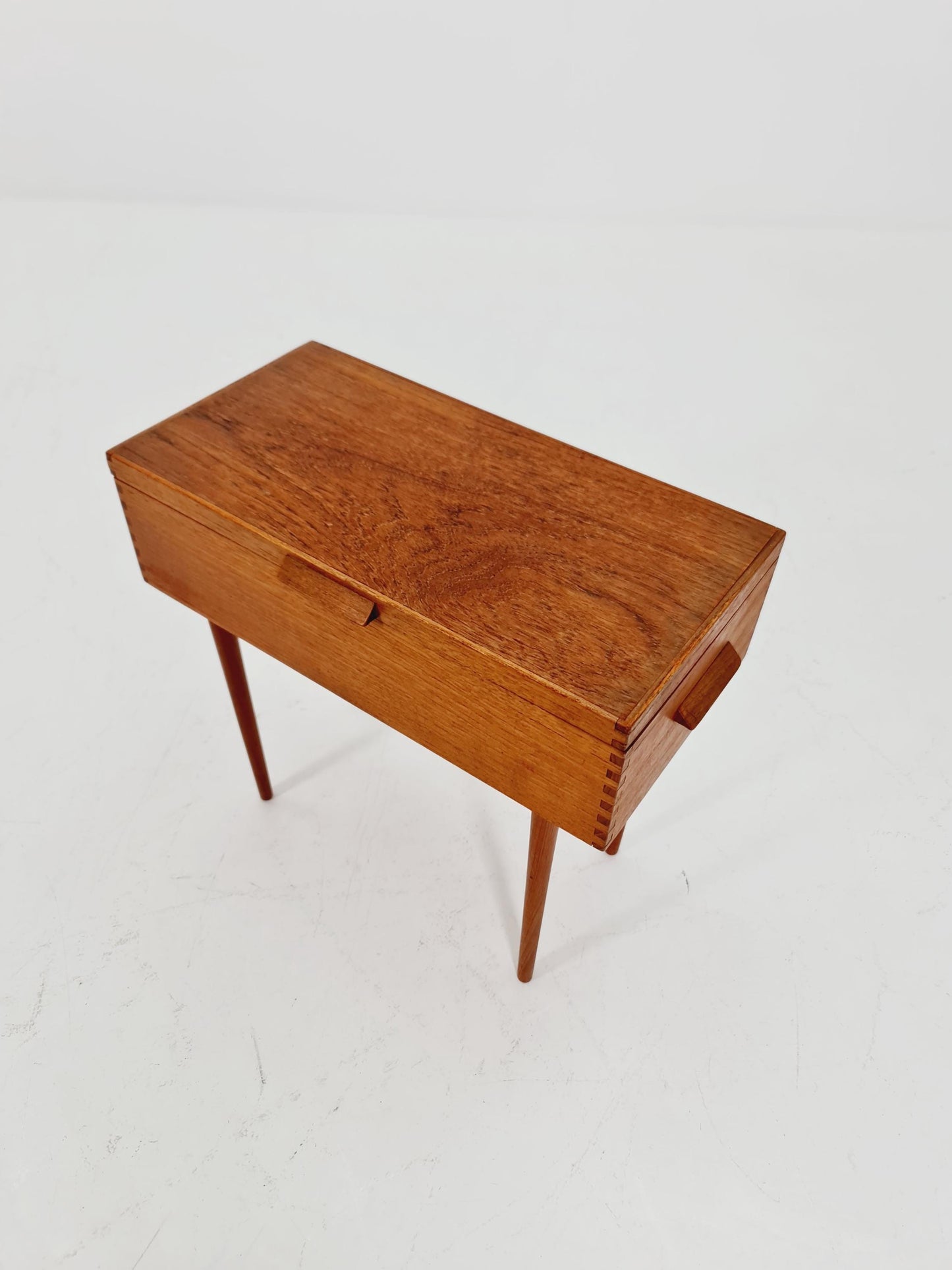 Vintage Dansih teak sweing table/ side table cabinet, 1960s