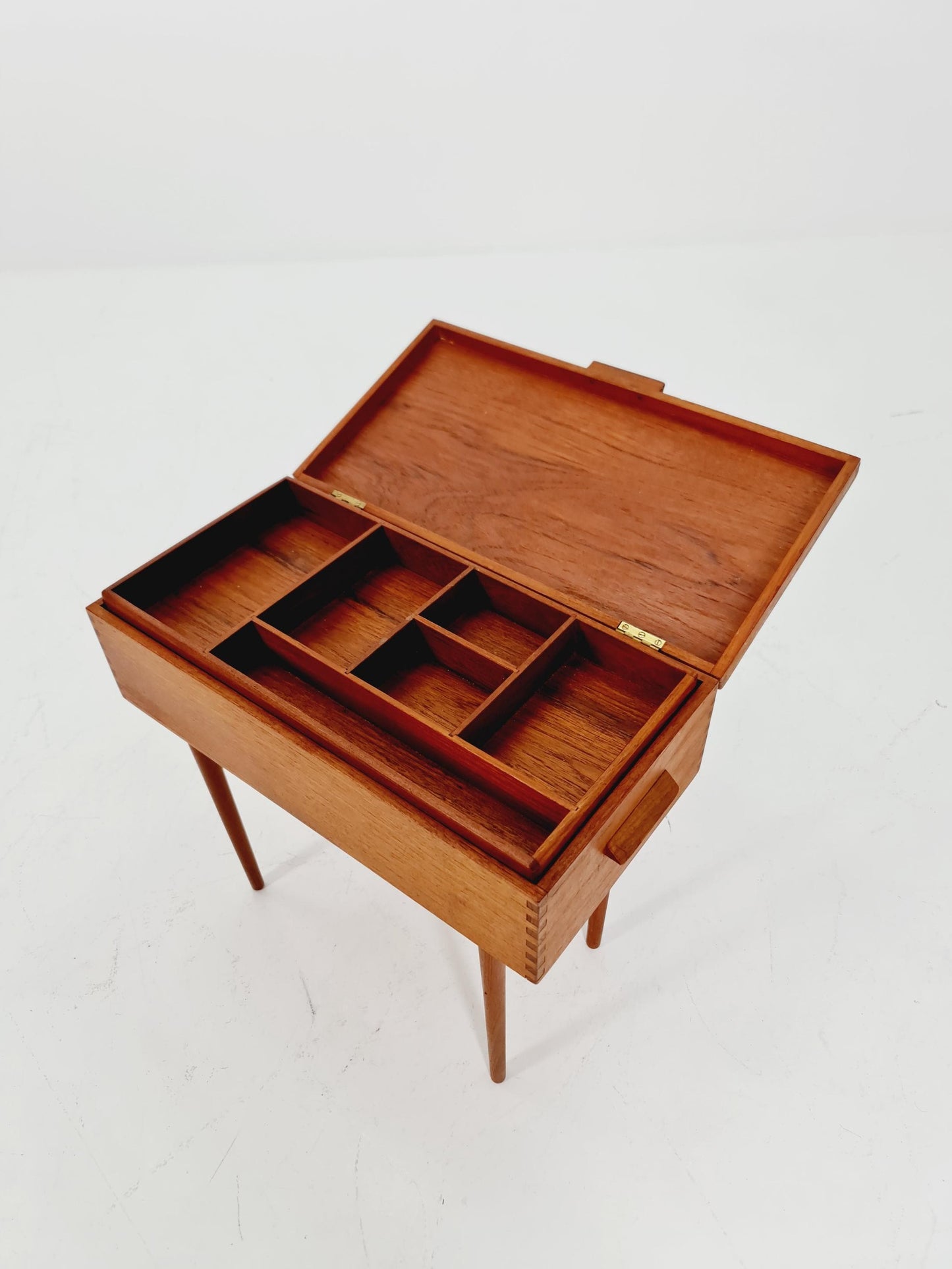 Vintage Dansih teak sweing table/ side table cabinet, 1960s