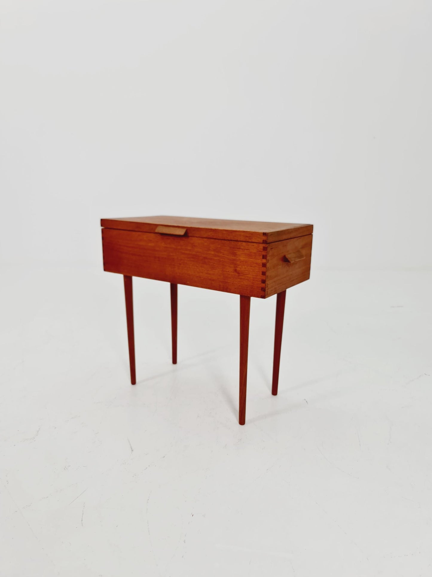 Vintage Dansih teak sweing table/ side table cabinet, 1960s