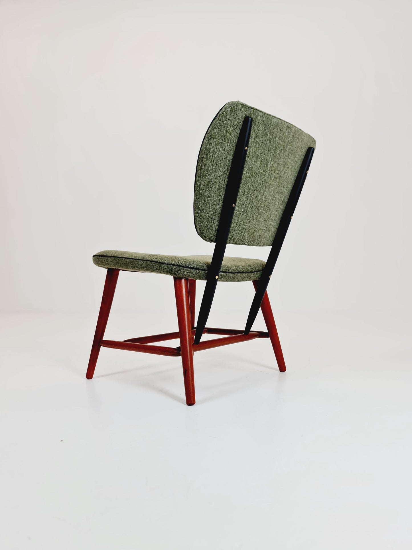 Mid-Century Modern Swedish Lounge chair with Olive Green Upholstery Design by Alf Svensson for Ljungs Industrier ,Dux ,1950s