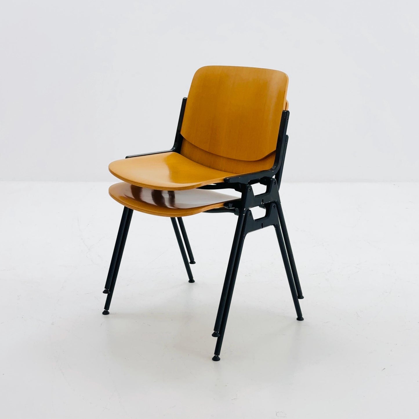 1 of 2 Mid century Stacking chair by Giancarlo Piretti for Anomima Castelli ,Italy 1960s