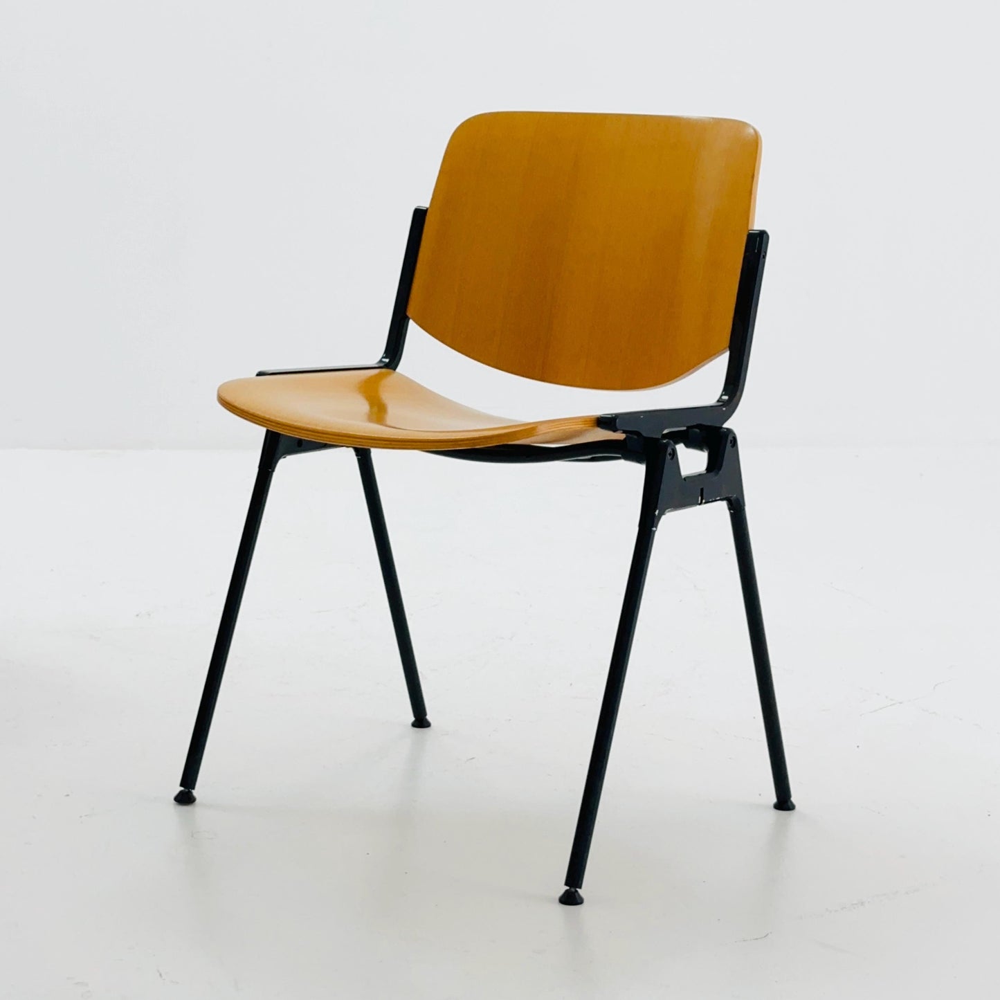 1 of 2 Mid century Stacking chair by Giancarlo Piretti for Anomima Castelli ,Italy 1960s