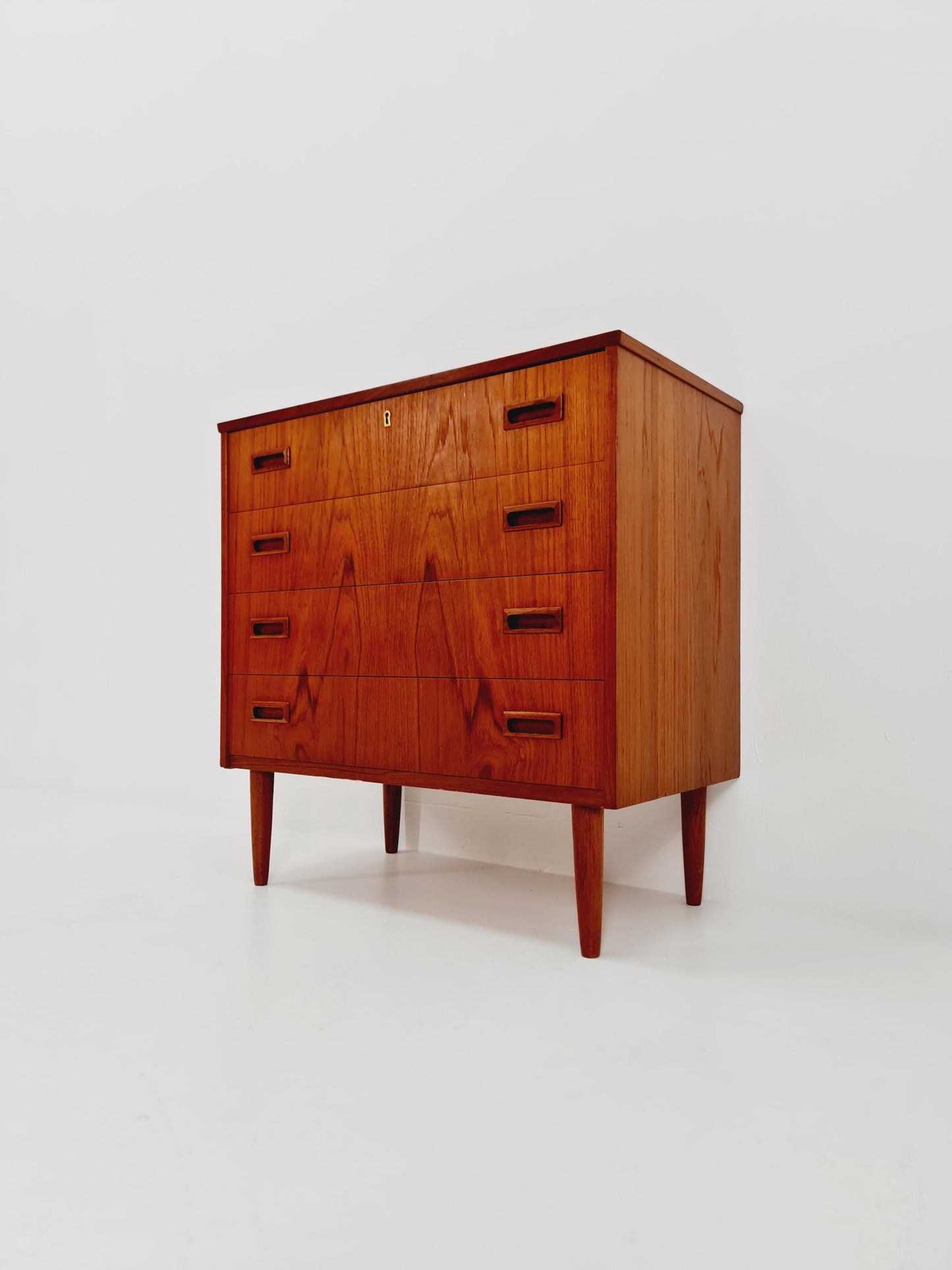 Midcentury danish design chest of drawers 1960s