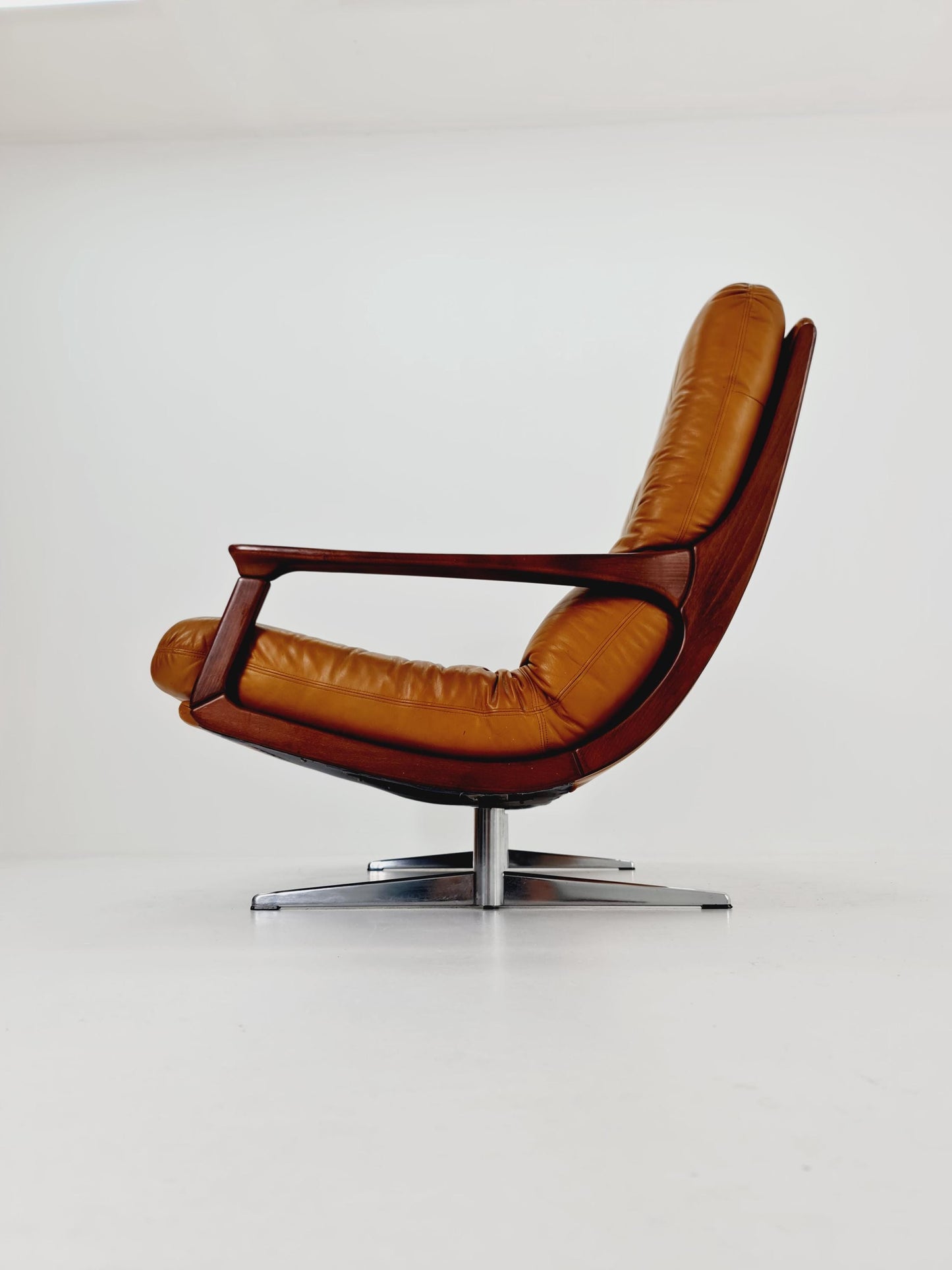 Rare Mid-century Rare German walnut & Leather lounge sofa 3 -Seater ,By Eugen Schmidt for soloform 1960s