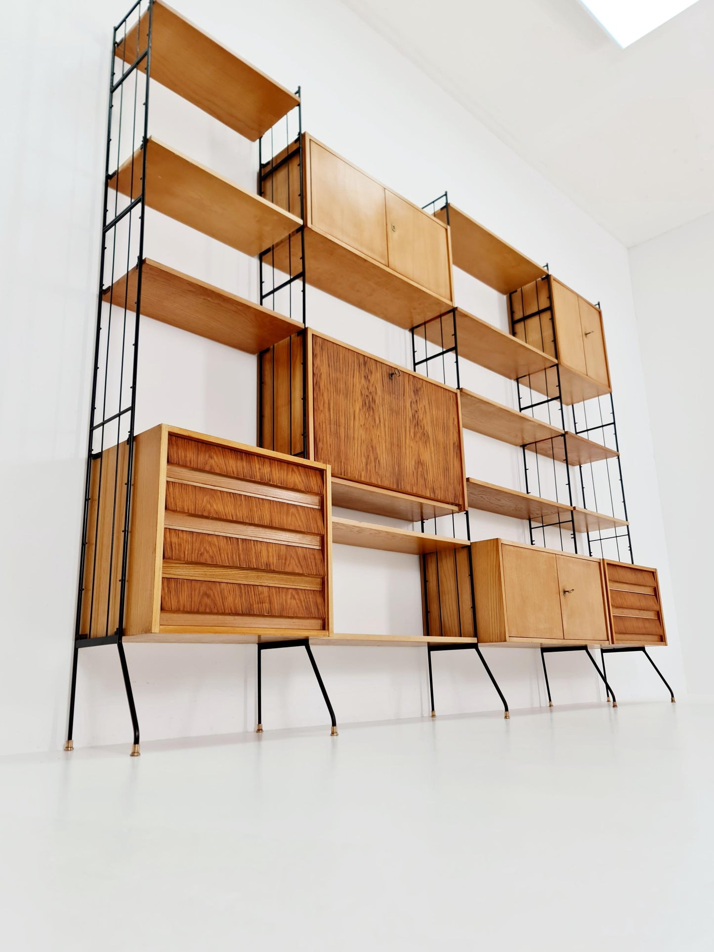 Freestanding string shelf-system unit bookcase ash ,walnut & metal by koch Möbel Germany, 1950s