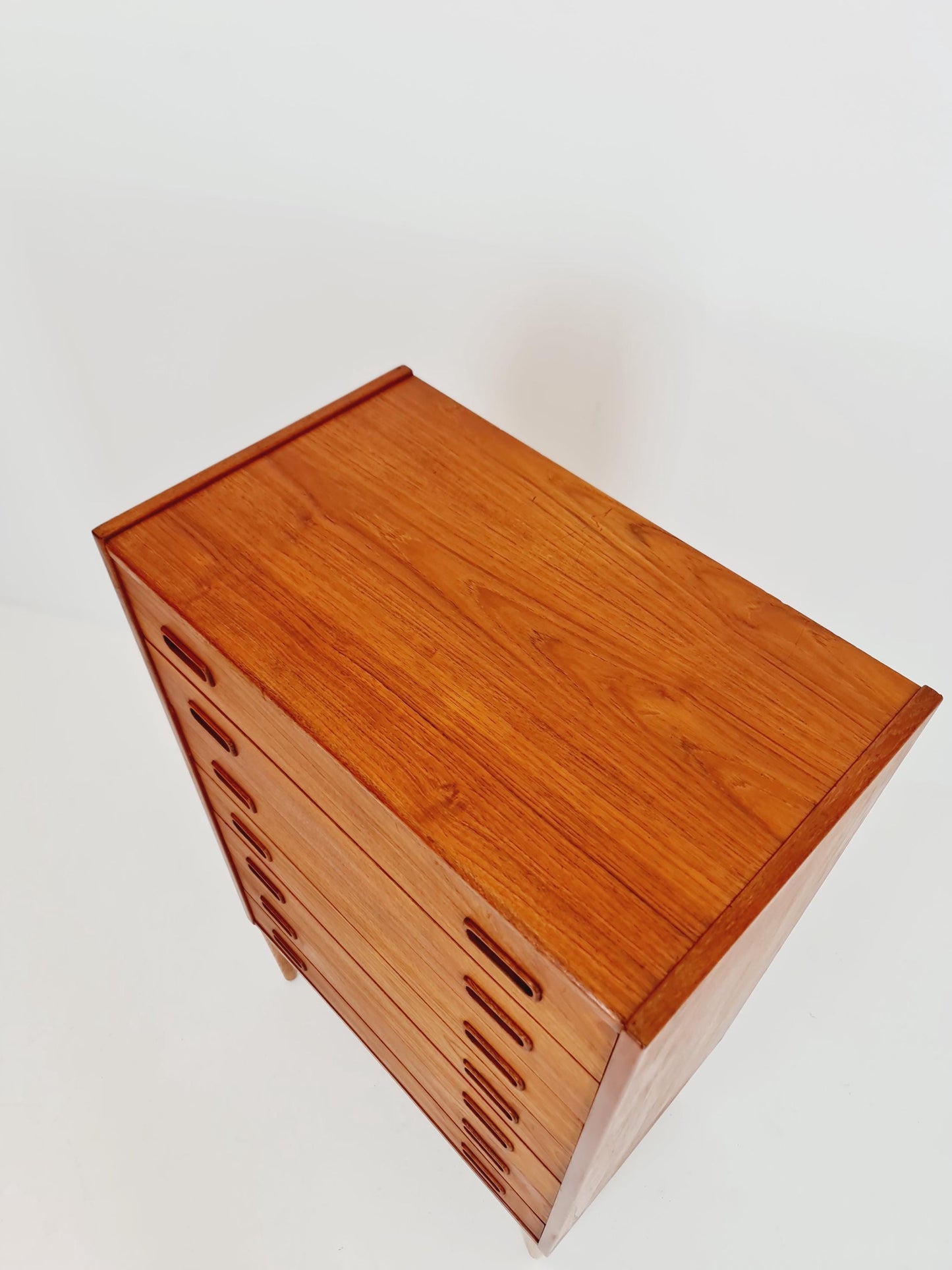 Midcentury Danish teak chest of drawers / drawer dresser / cabinet, 1960s