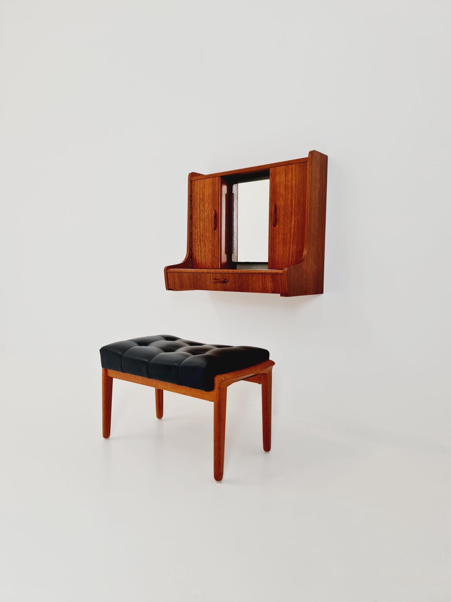 Mid Century Modern Danish Teak vanity hanging table with stool make up table by Fröseke for AB nybrofabriken, 1960s
