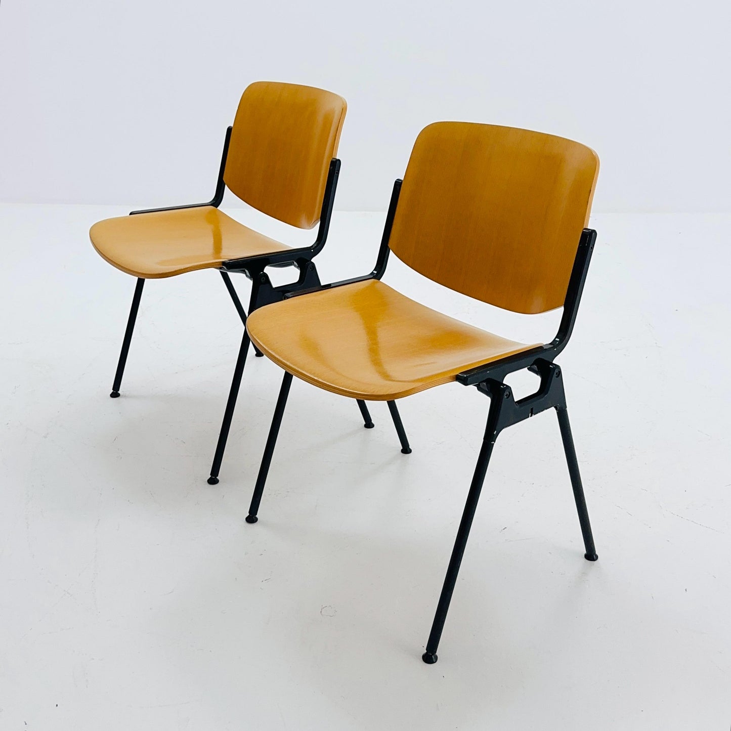 1 of 2 Mid century Stacking chair by Giancarlo Piretti for Anomima Castelli ,Italy 1960s