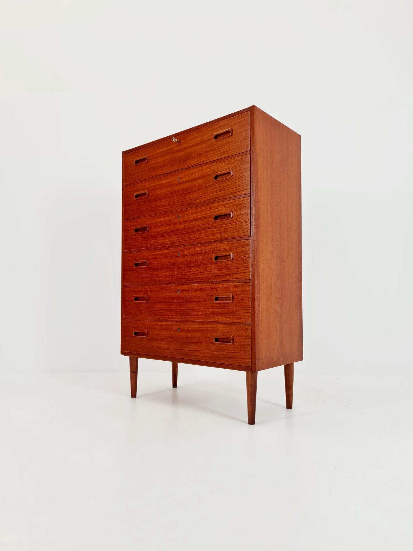 Midcentury Danish teak chest of drawers / drawer dresser / cabinet, 1960s