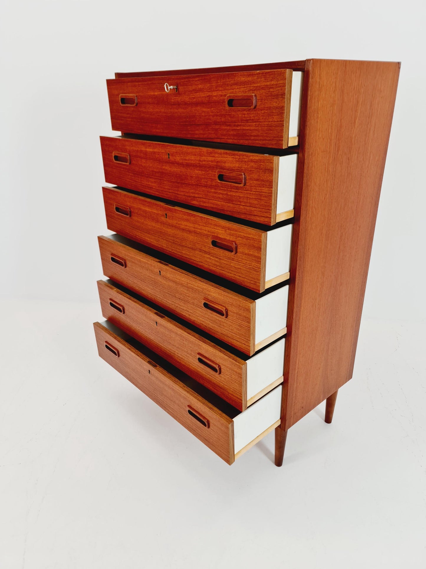 Midcentury Danish teak chest of drawers / drawer dresser / cabinet, 1960s