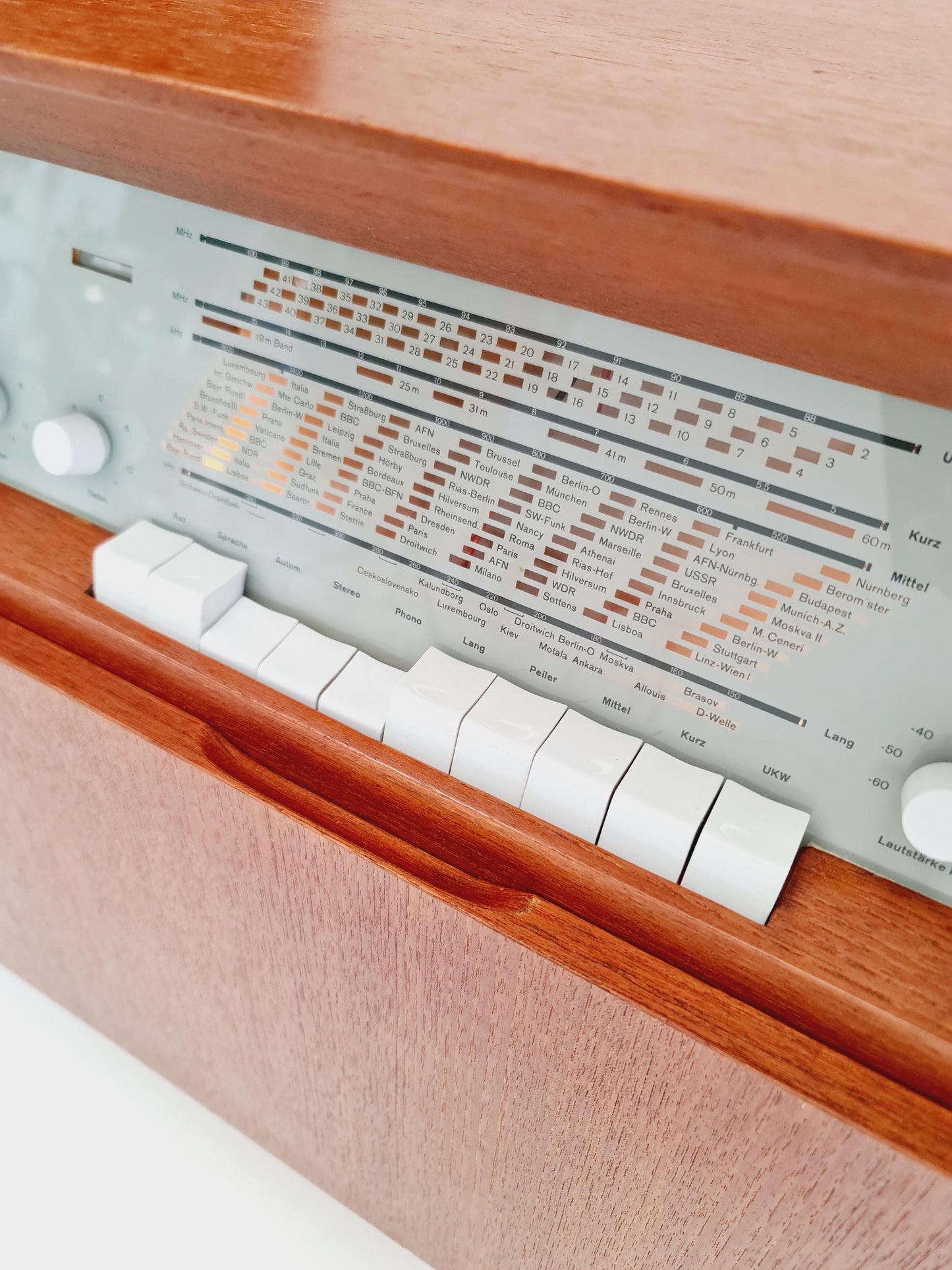 Mid Century Modern German Teak record player, radio by Braun “R 32 ”, 1960s