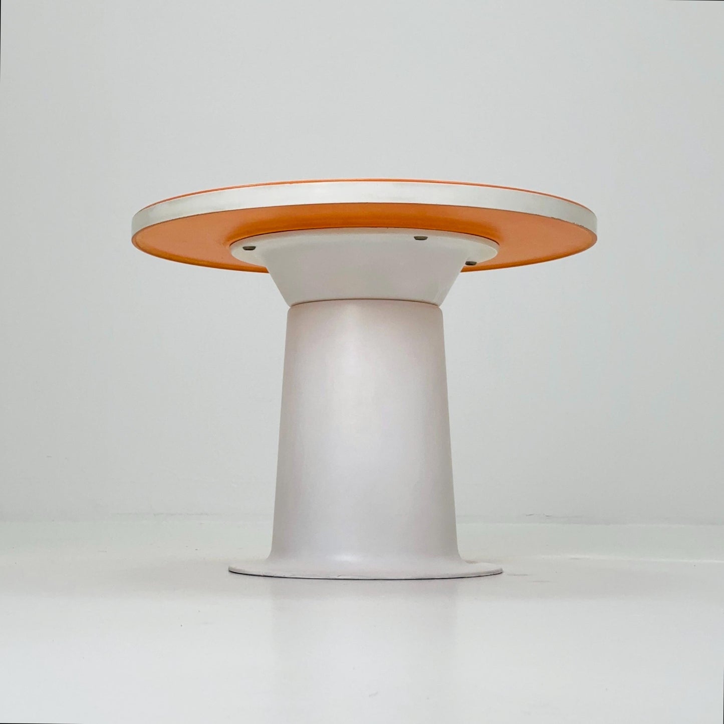 Mid century Yrjö Kukkapuro “Saturnus” Low Table – White & Orange | Haimi Finland, 1970s | Modernist Space Age Design