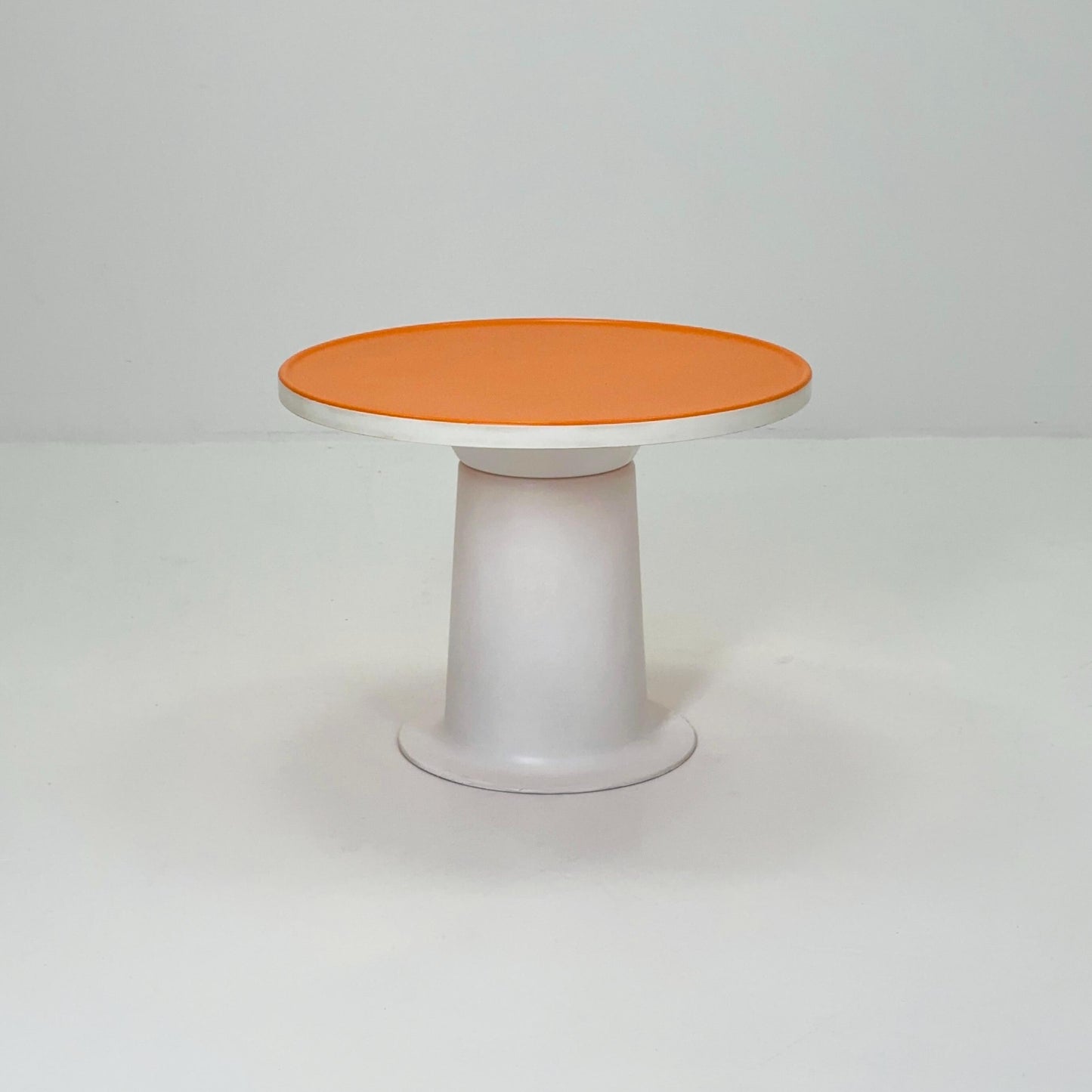 Mid century Yrjö Kukkapuro “Saturnus” Low Table – White & Orange | Haimi Finland, 1970s | Modernist Space Age Design