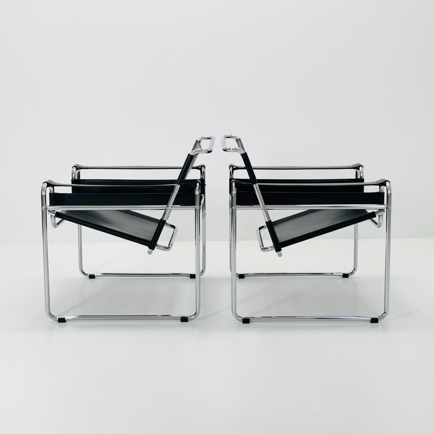 Set of 2 Mid century black B3 WASSILY Lounge armchair by Marcel Brauer 1990s Italy