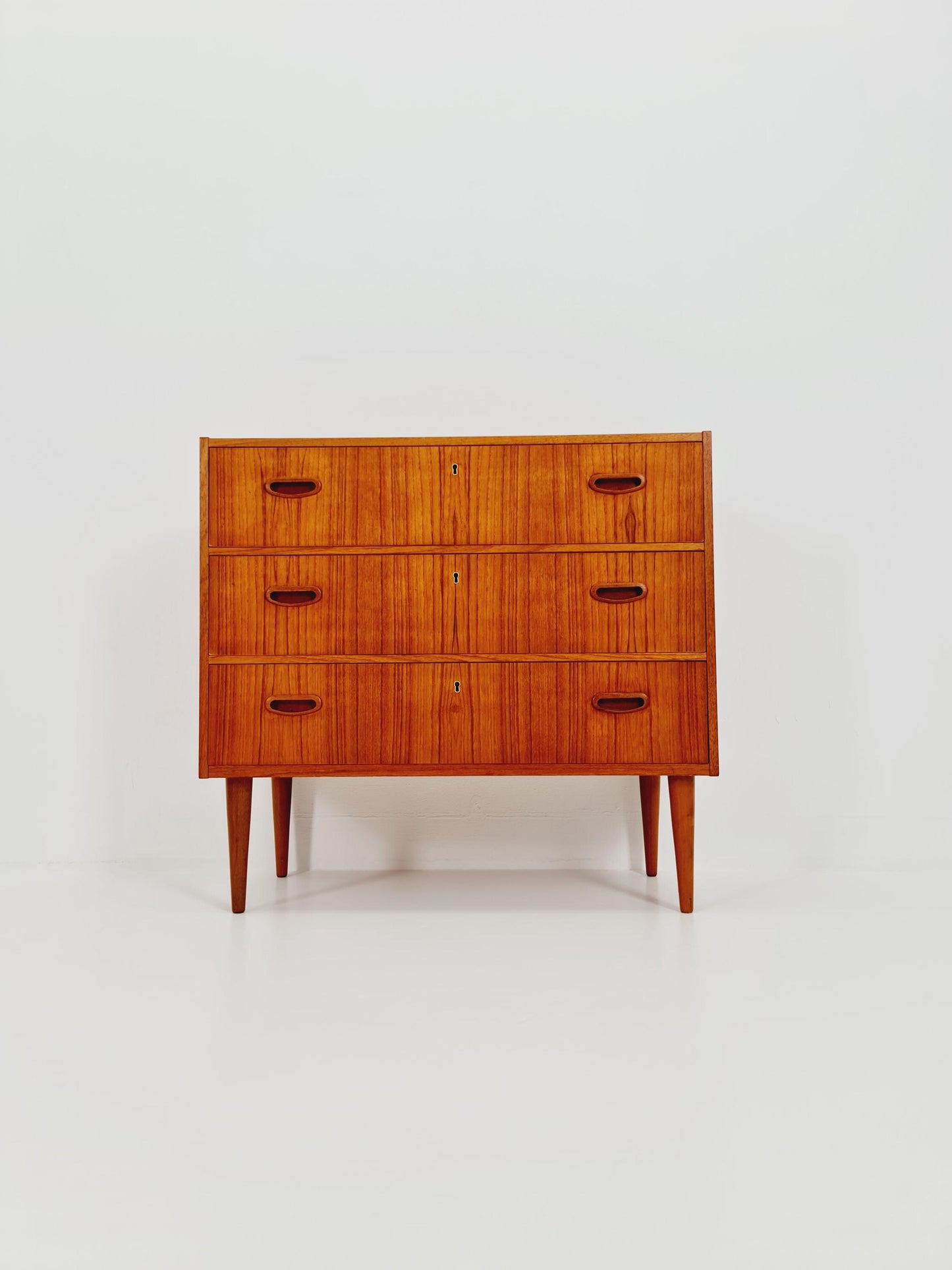 Midcentury danish design chest of drawers / drawer dresser /3 drawers cabinet, 1960s