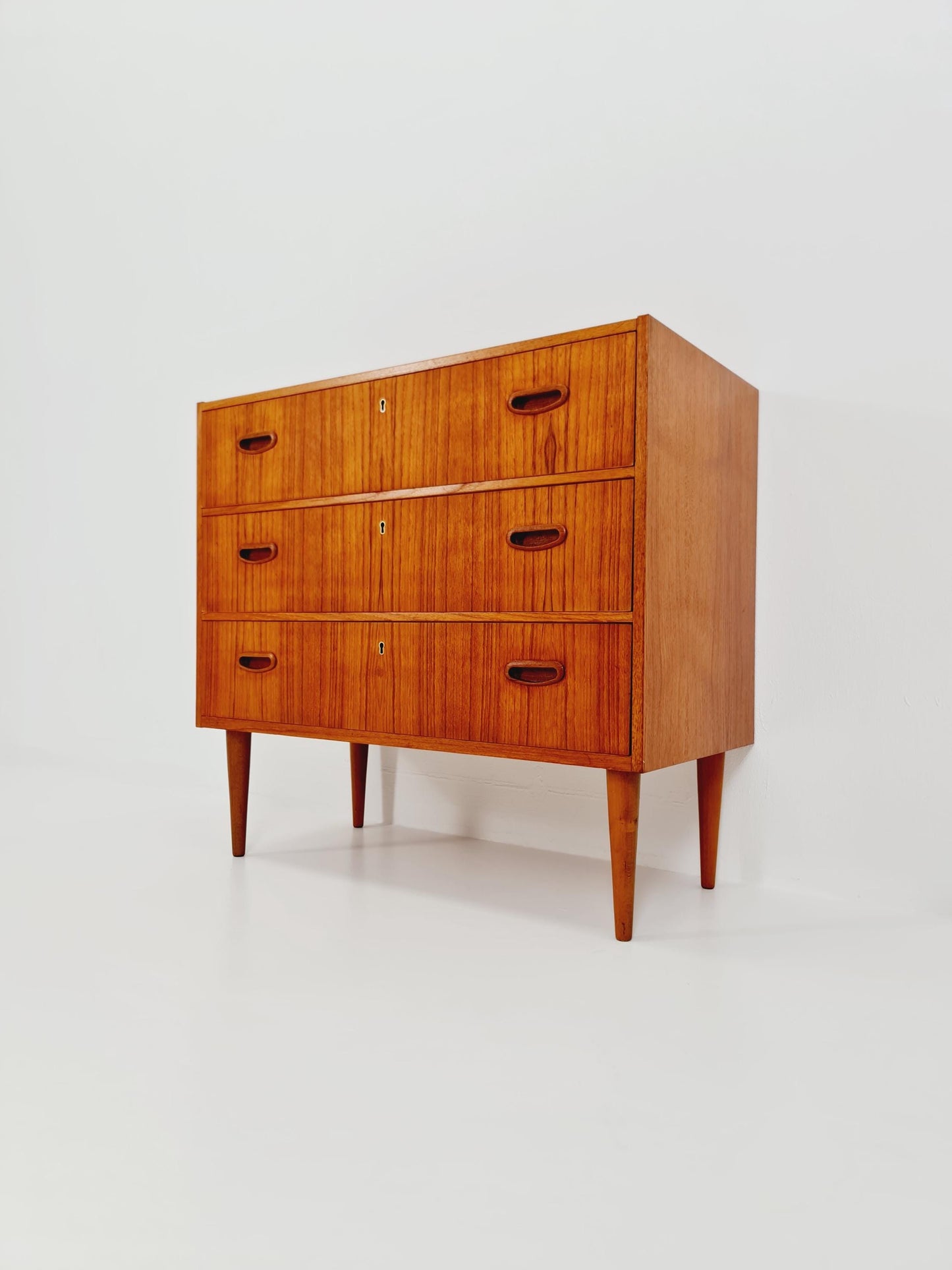 Midcentury danish design chest of drawers / drawer dresser /3 drawers cabinet, 1960s