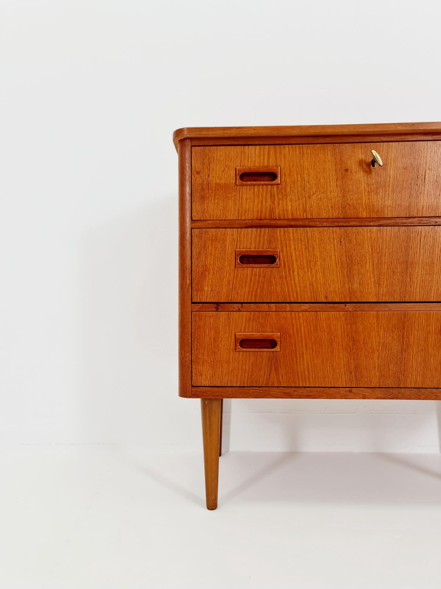 Midcentury danish design chest of drawers / drawer dresser /3 drawers cabinet, 1960s