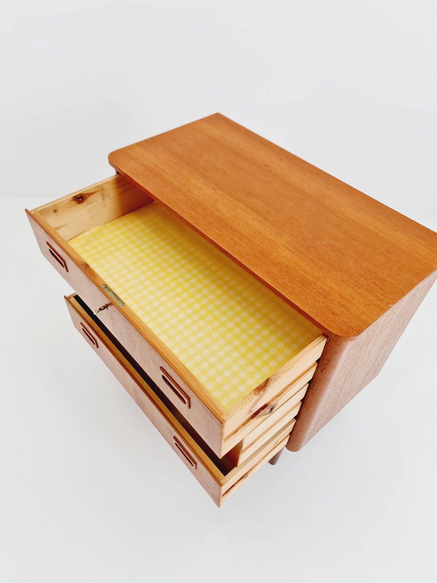 Midcentury danish design chest of drawers / drawer dresser /3 drawers cabinet, 1960s