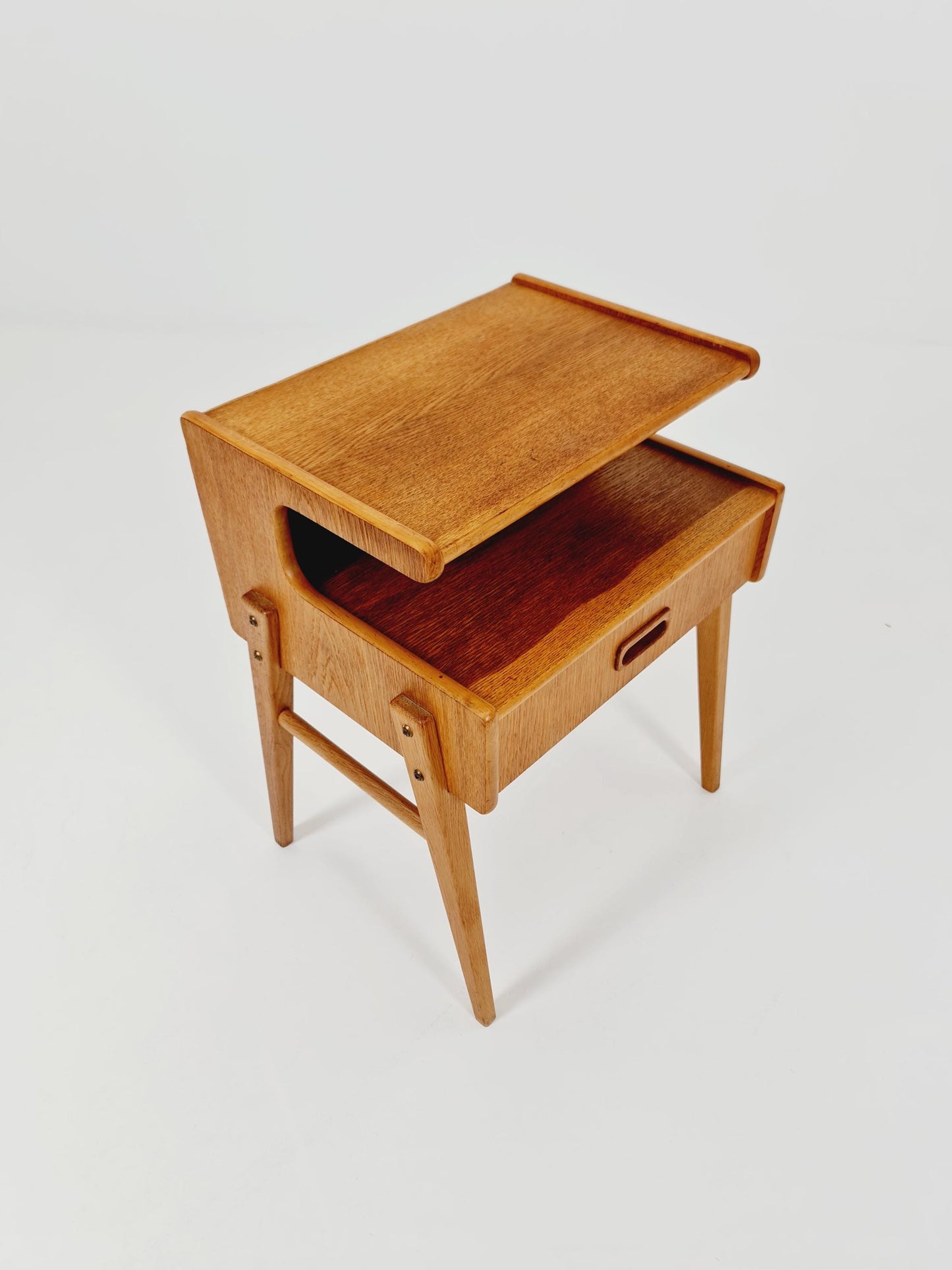 Midcentury Carlström & Co Oak Vintage Side table/ Bedside table/ Night stand straight from the sixties