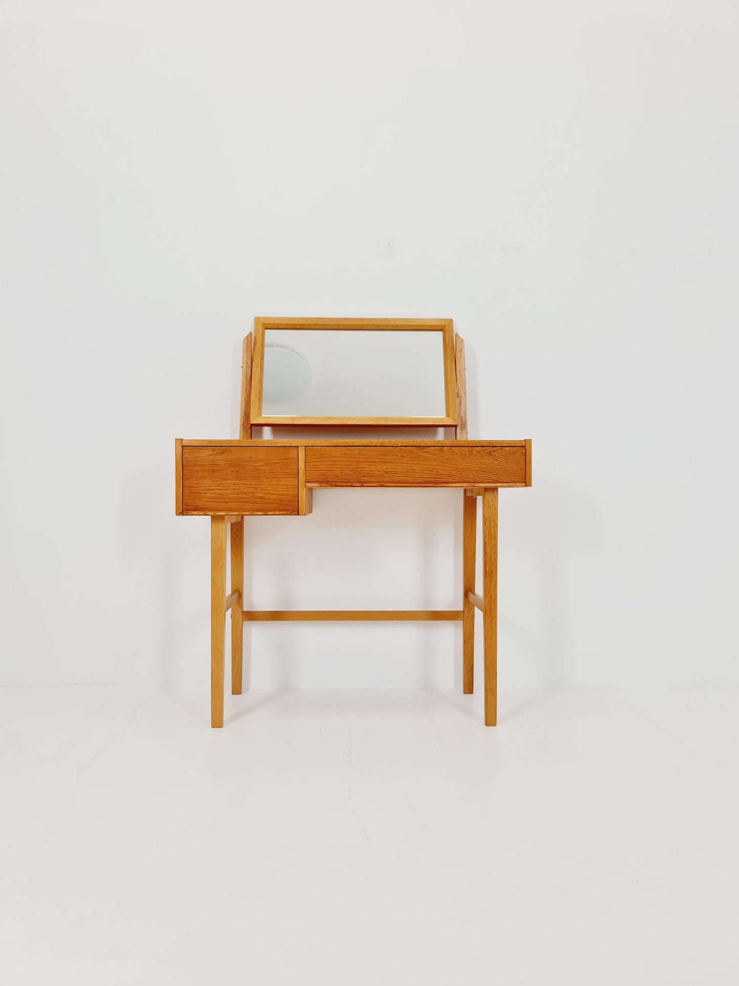 Mid Century Modern Danish Oak vanity table/ make up table by Ateljé glas och trä, Hovmantorp, 1960s