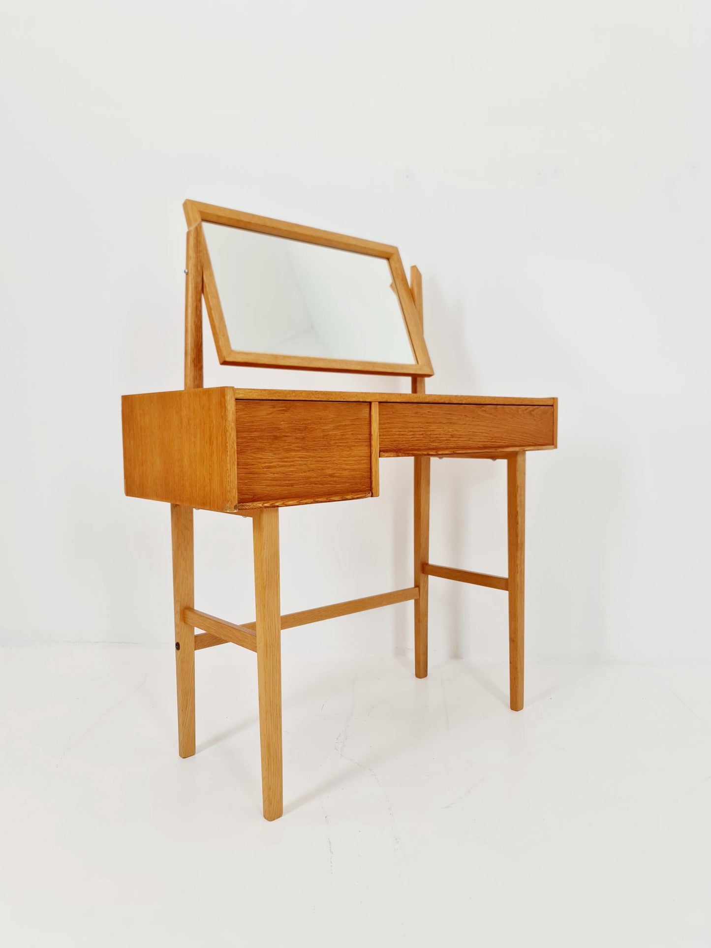 Mid Century Modern Danish Oak vanity table/ make up table by Ateljé glas och trä, Hovmantorp, 1960s