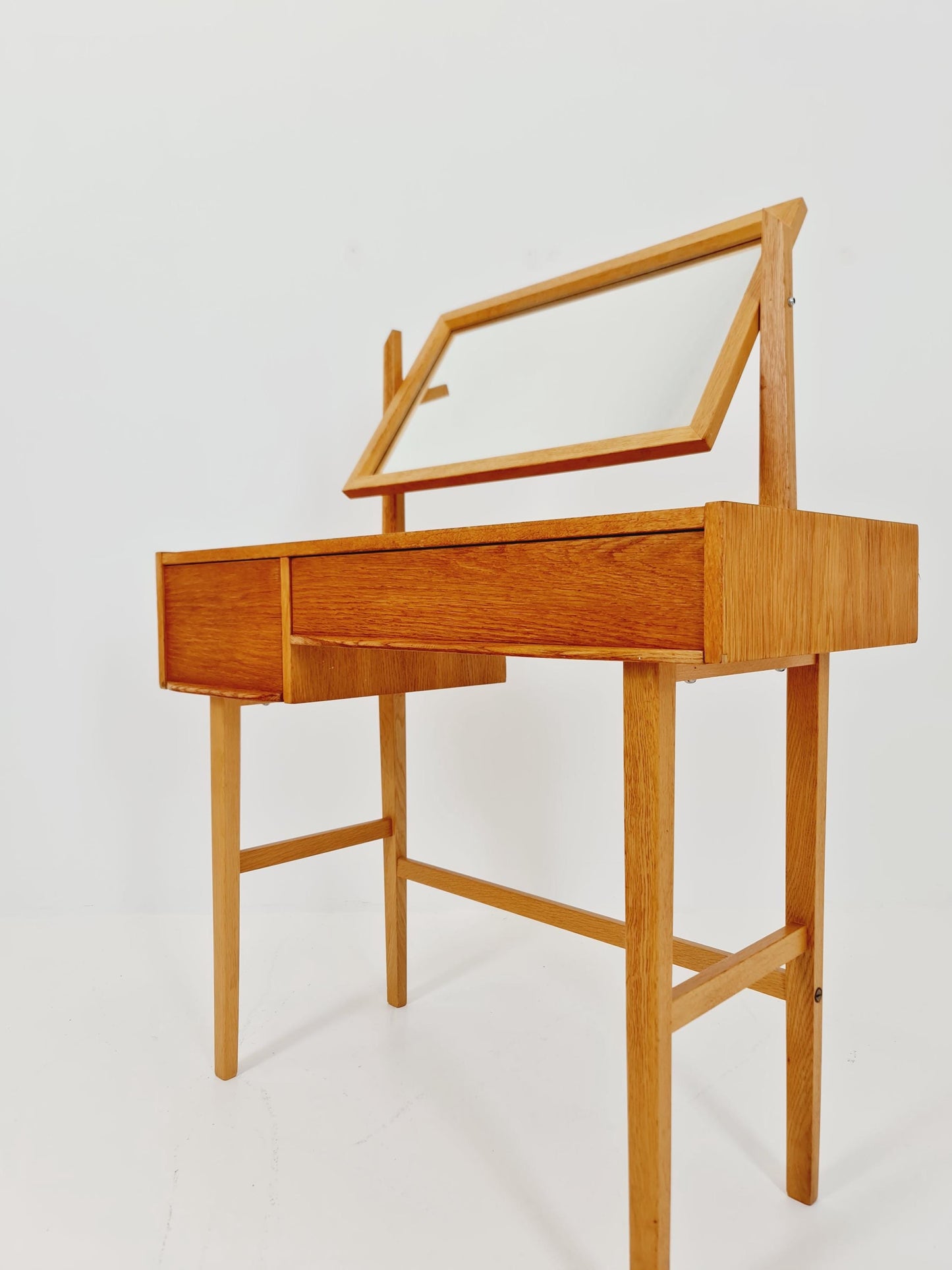 Mid Century Modern Danish Oak vanity table/ make up table by Ateljé glas och trä, Hovmantorp, 1960s