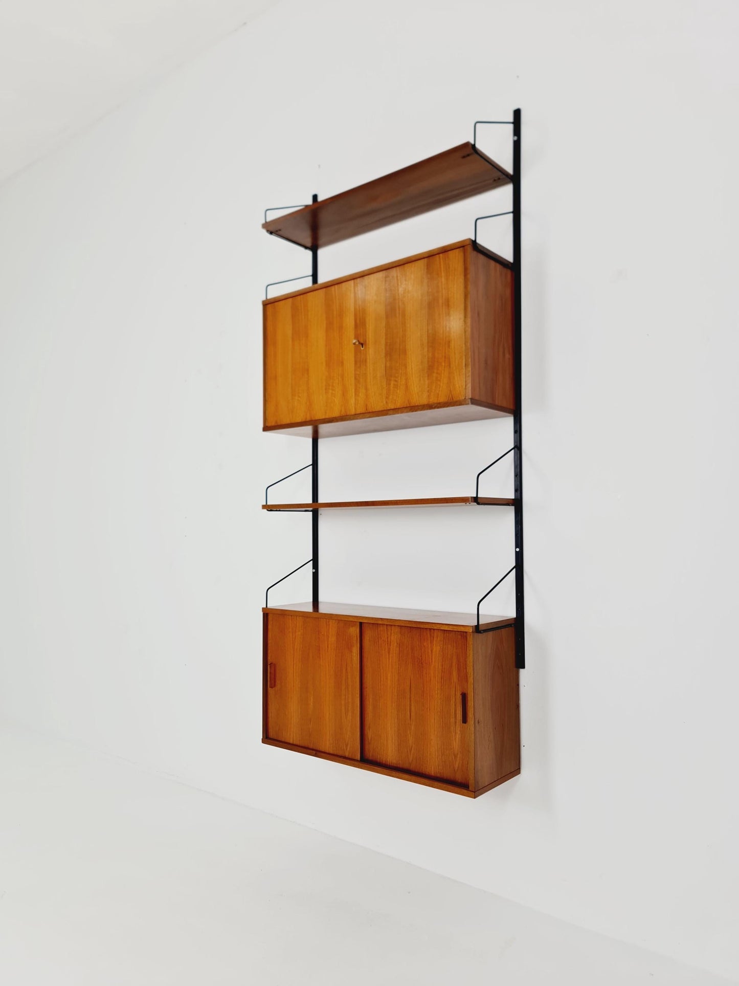 String shelf-system, bookcase with 2 cabinet Walnut Germany, 1950s