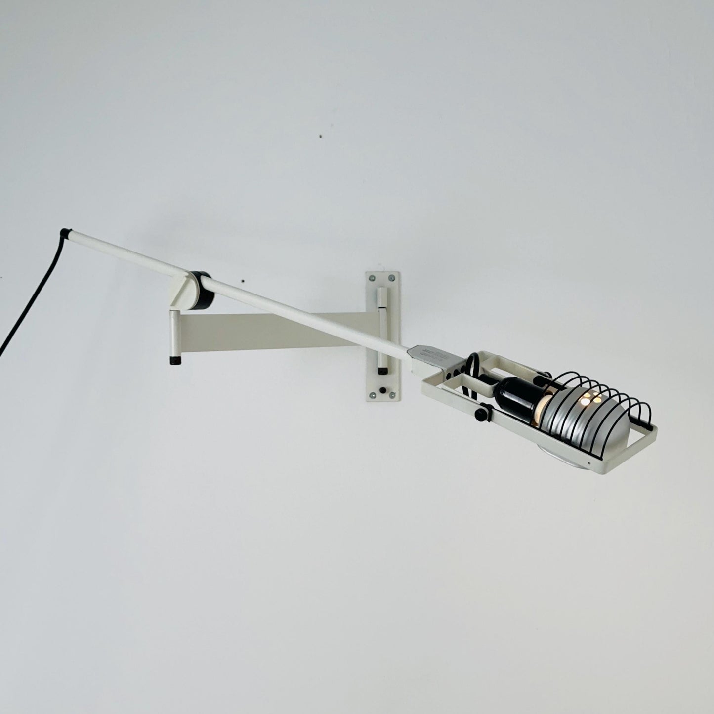 Mid century Sintesi wall lamp with clamp by Ernesto Gismondi for Artemide, 1970s Italy