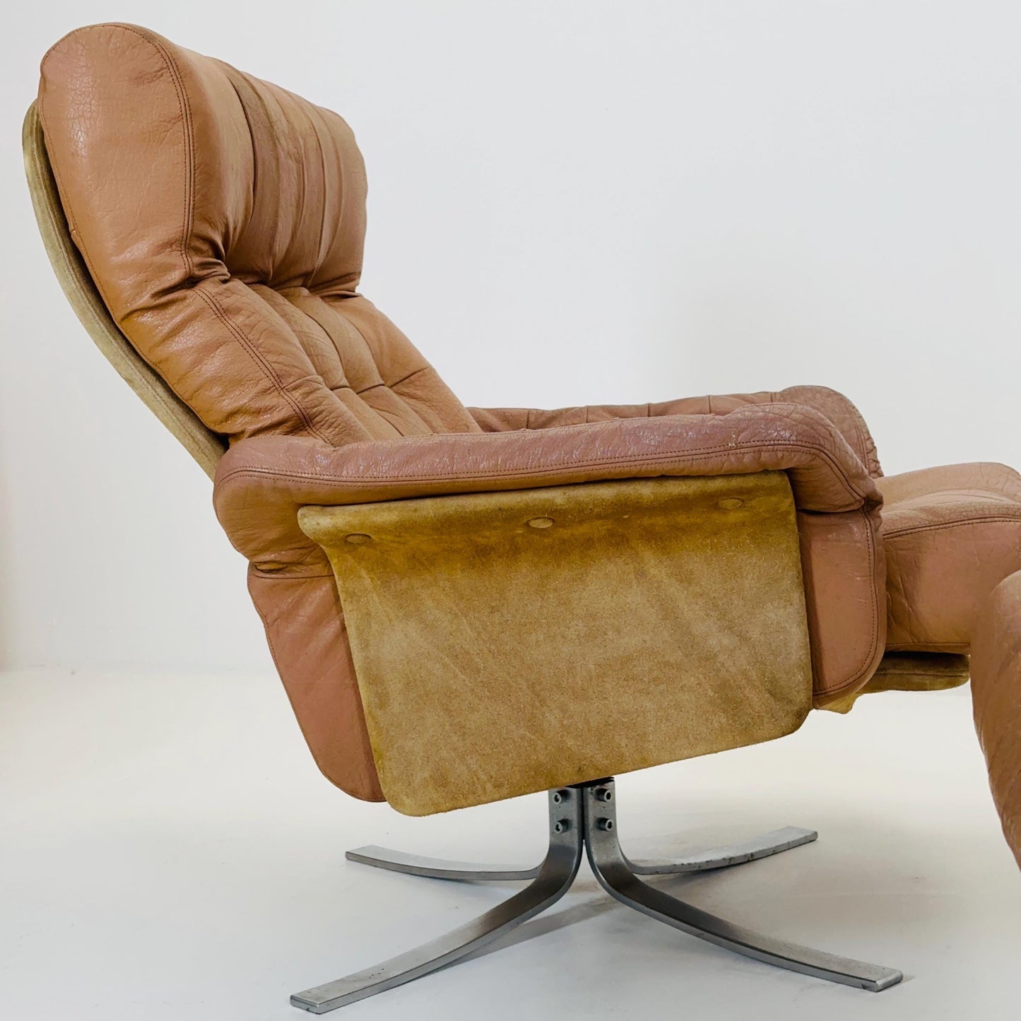 set of 2 Mid century Søren Nissen and Ebbe Gehl Lounge Chairs by Jeki Møbler Denmark 1960s