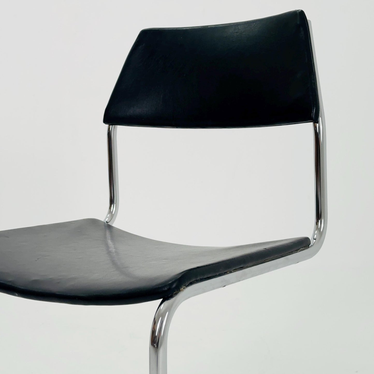 Set of 2 Bauhaus Cantilever Chairs by Mauser Werke Waldeck – Armchair & Side Chair, 1940s Germany