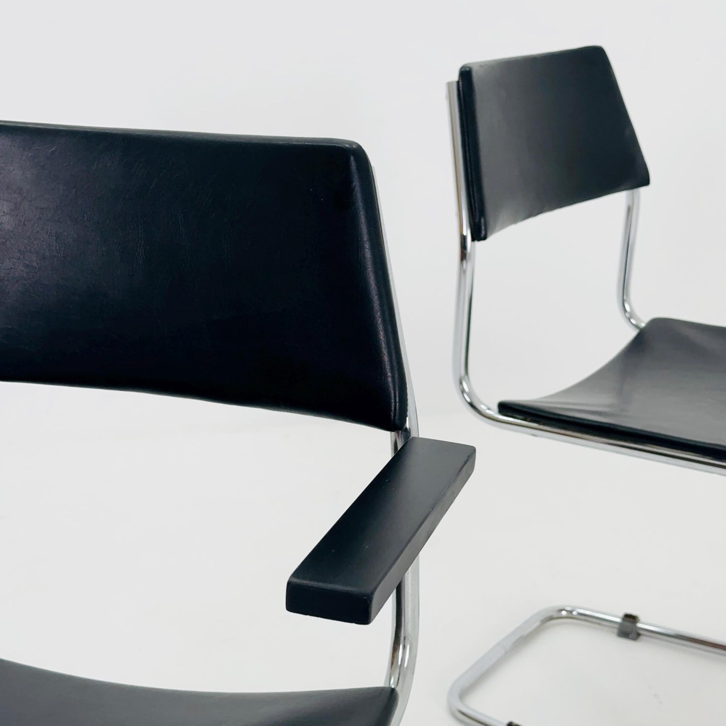 Set of 2 Bauhaus Cantilever Chairs by Mauser Werke Waldeck – Armchair & Side Chair, 1940s Germany