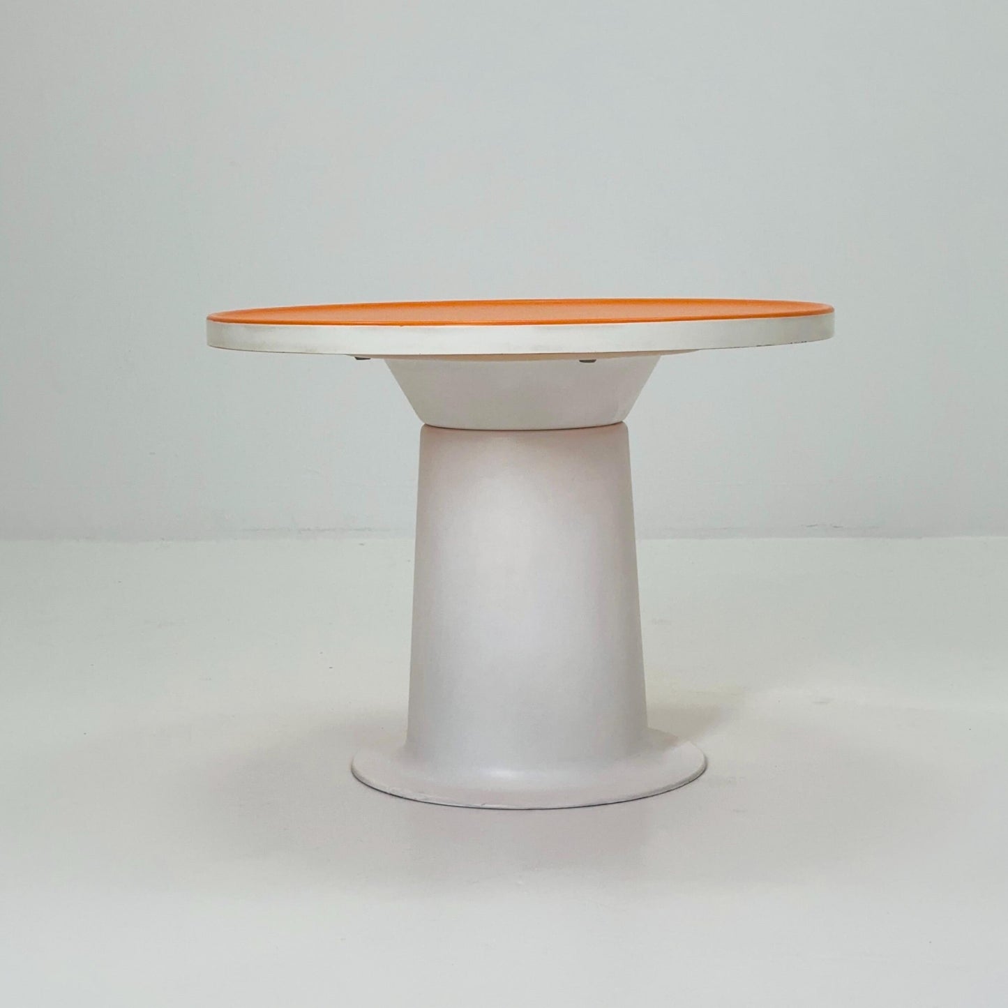 Mid century Yrjö Kukkapuro “Saturnus” Low Table – White & Orange | Haimi Finland, 1970s | Modernist Space Age Design