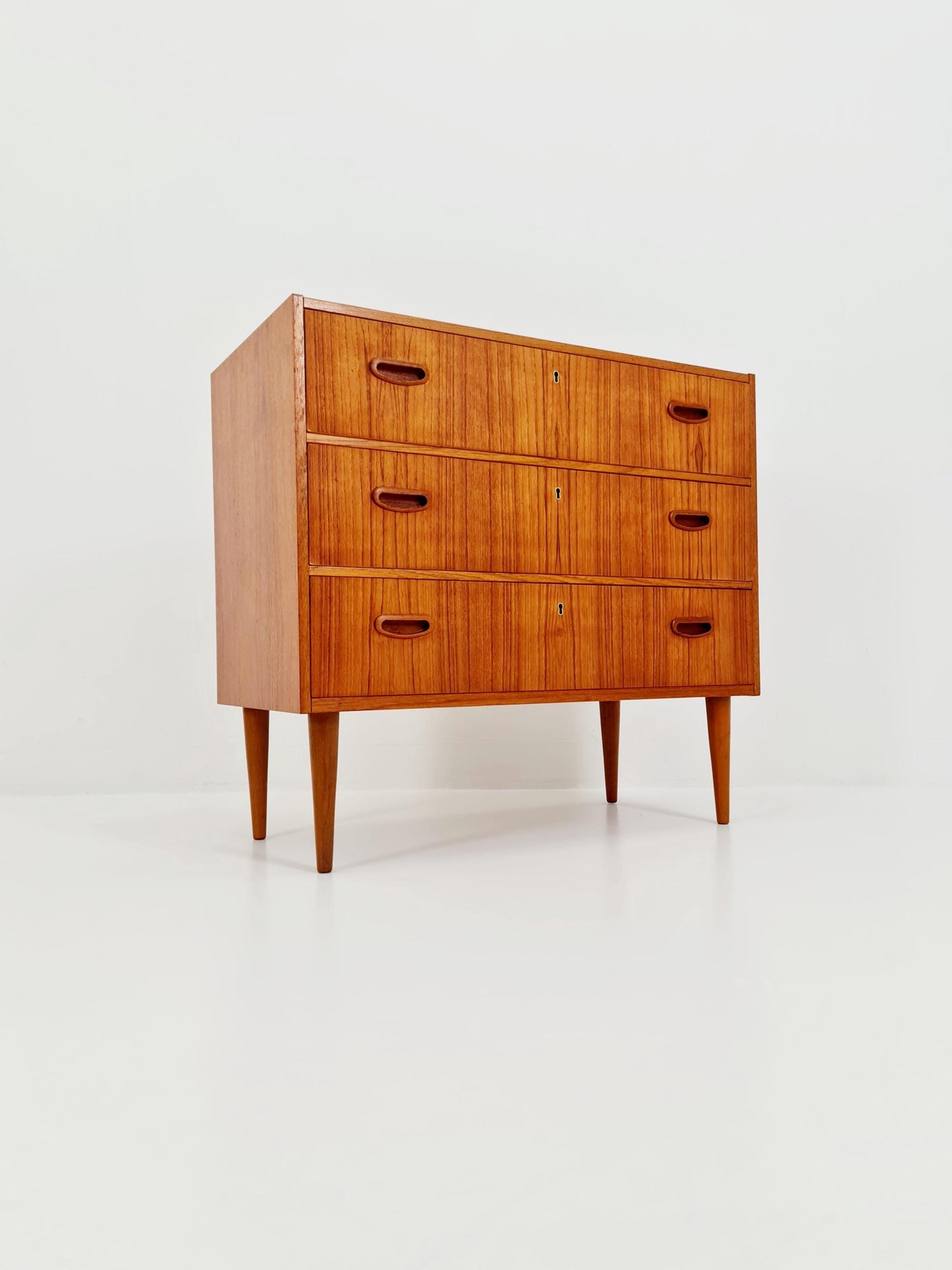 Midcentury danish design chest of drawers / drawer dresser /3 drawers cabinet, 1960s
