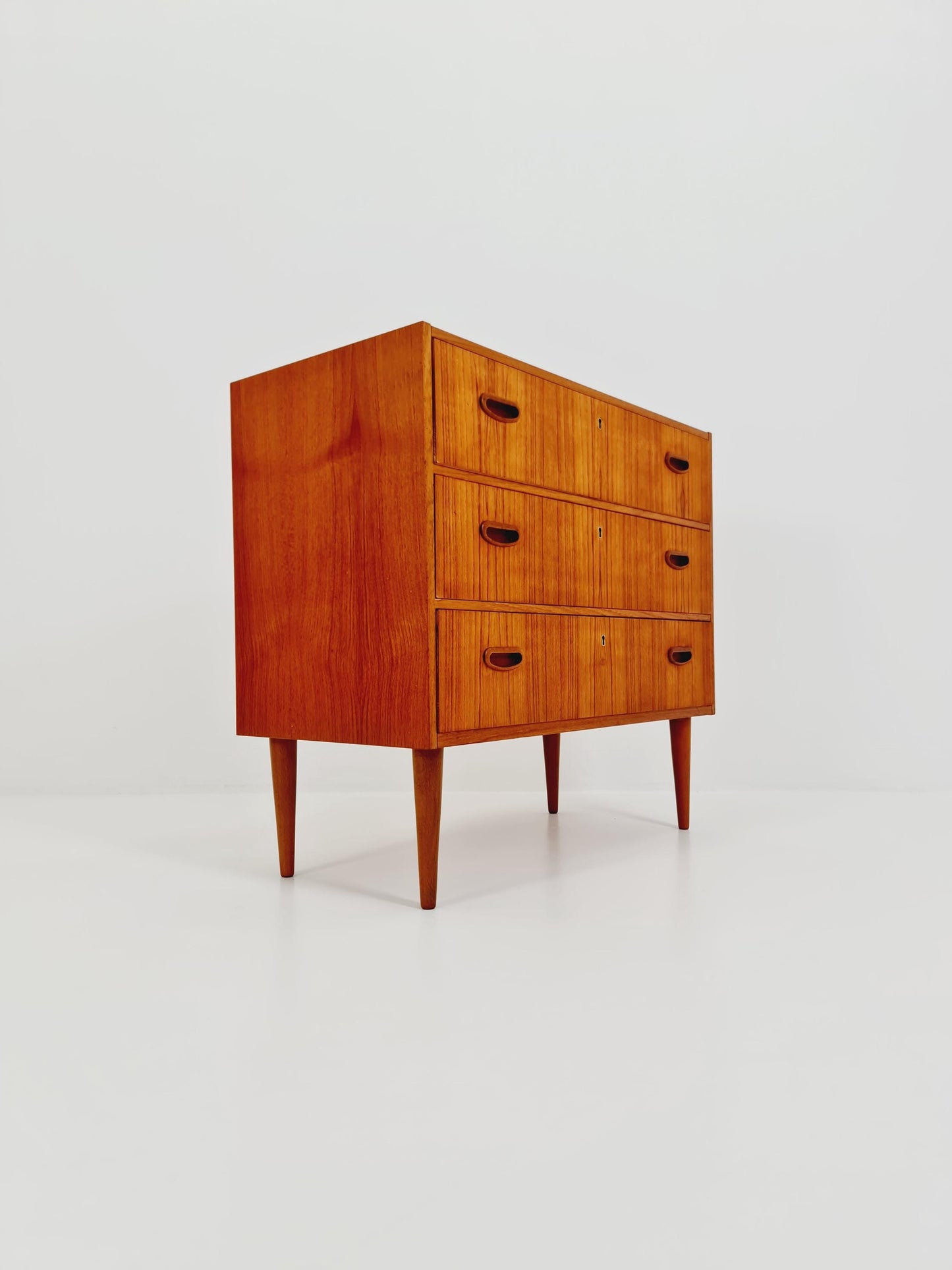 Midcentury danish design chest of drawers / drawer dresser /3 drawers cabinet, 1960s