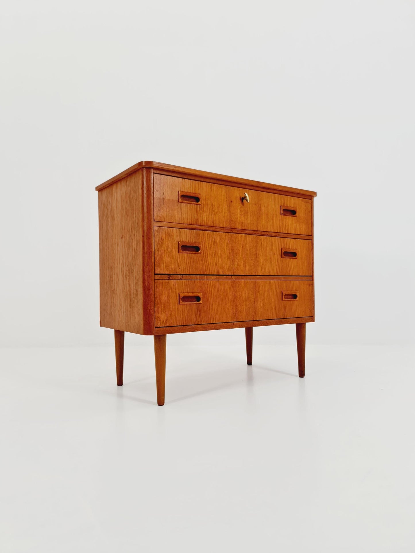 Midcentury danish design chest of drawers / drawer dresser /3 drawers cabinet, 1960s