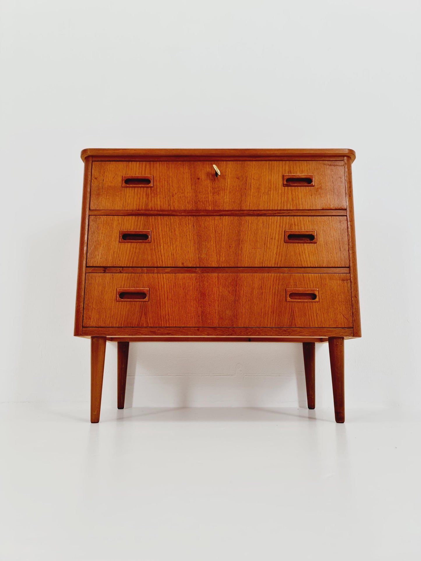 Midcentury danish design chest of drawers / drawer dresser /3 drawers cabinet, 1960s